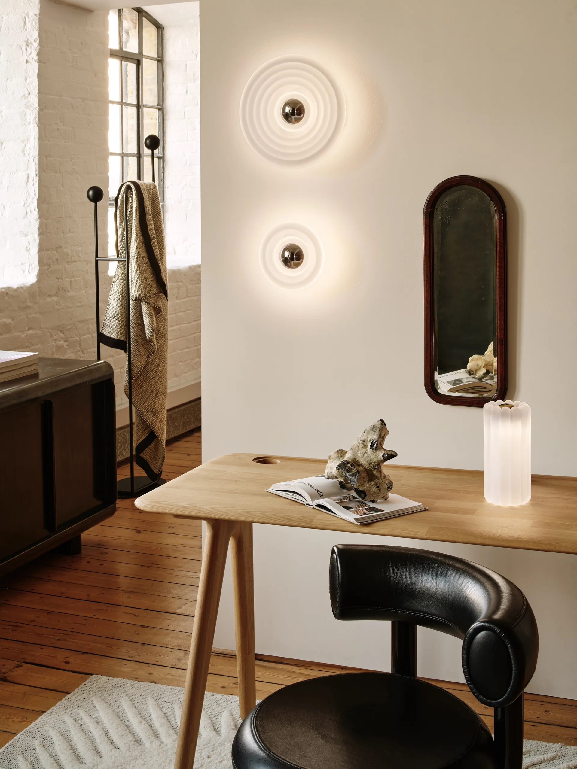 Press Surface Wandleuchte large LED 35 cm, Frosted Tom Dixon