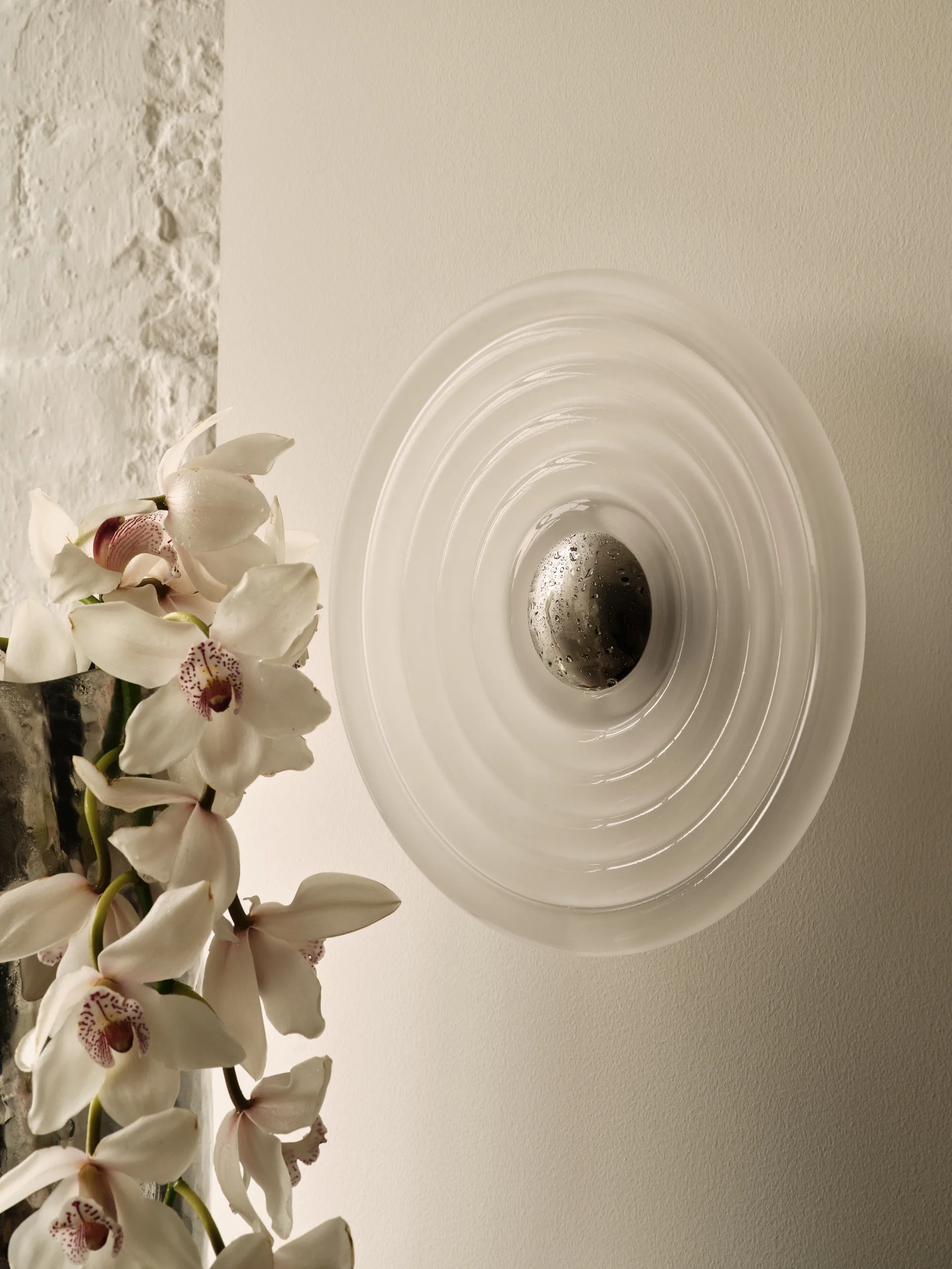 Press Surface Wandleuchte large LED 35 cm, Frosted Tom Dixon