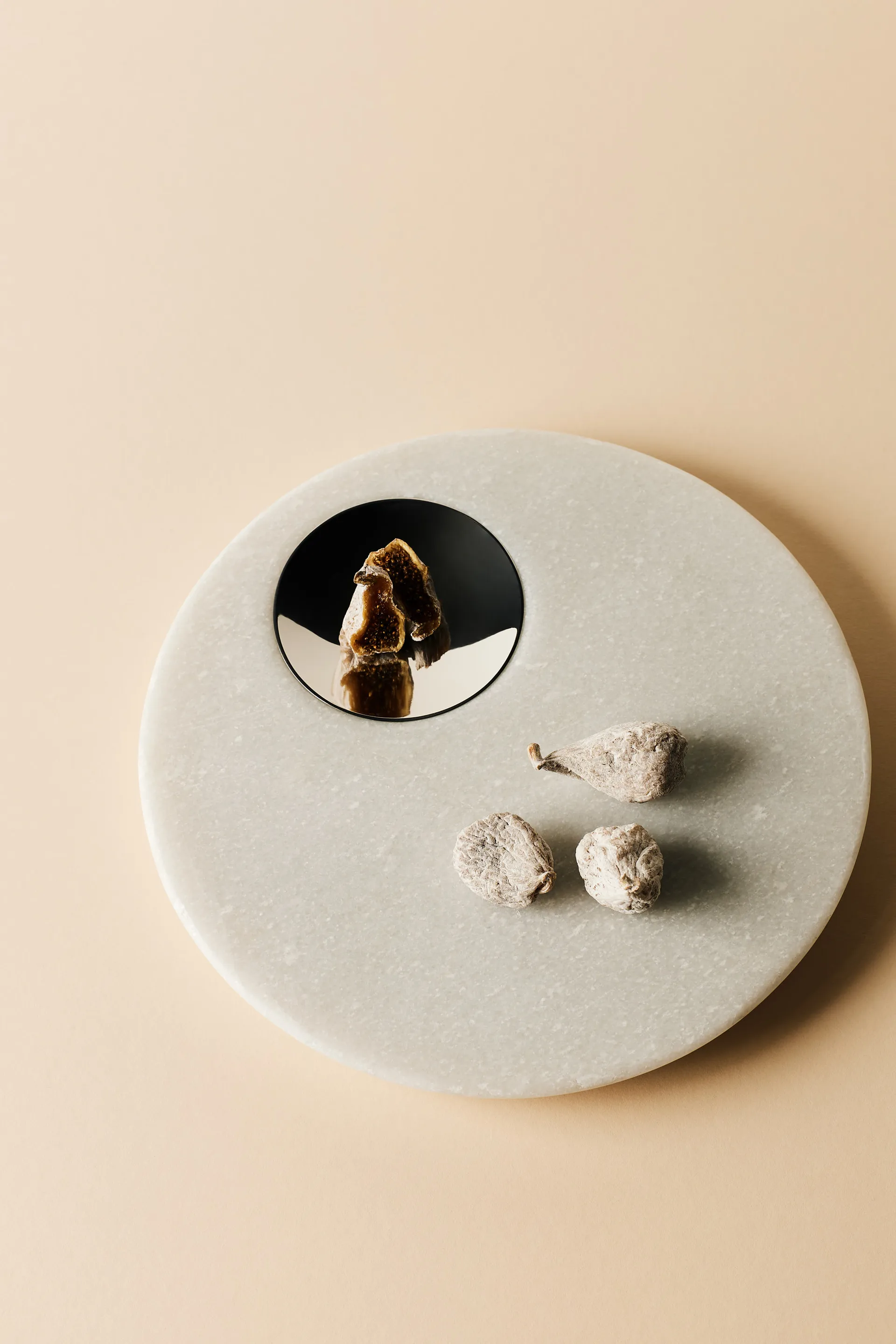 Stone Servierplatte Ø22 cm, White marble-silver Tom Dixon