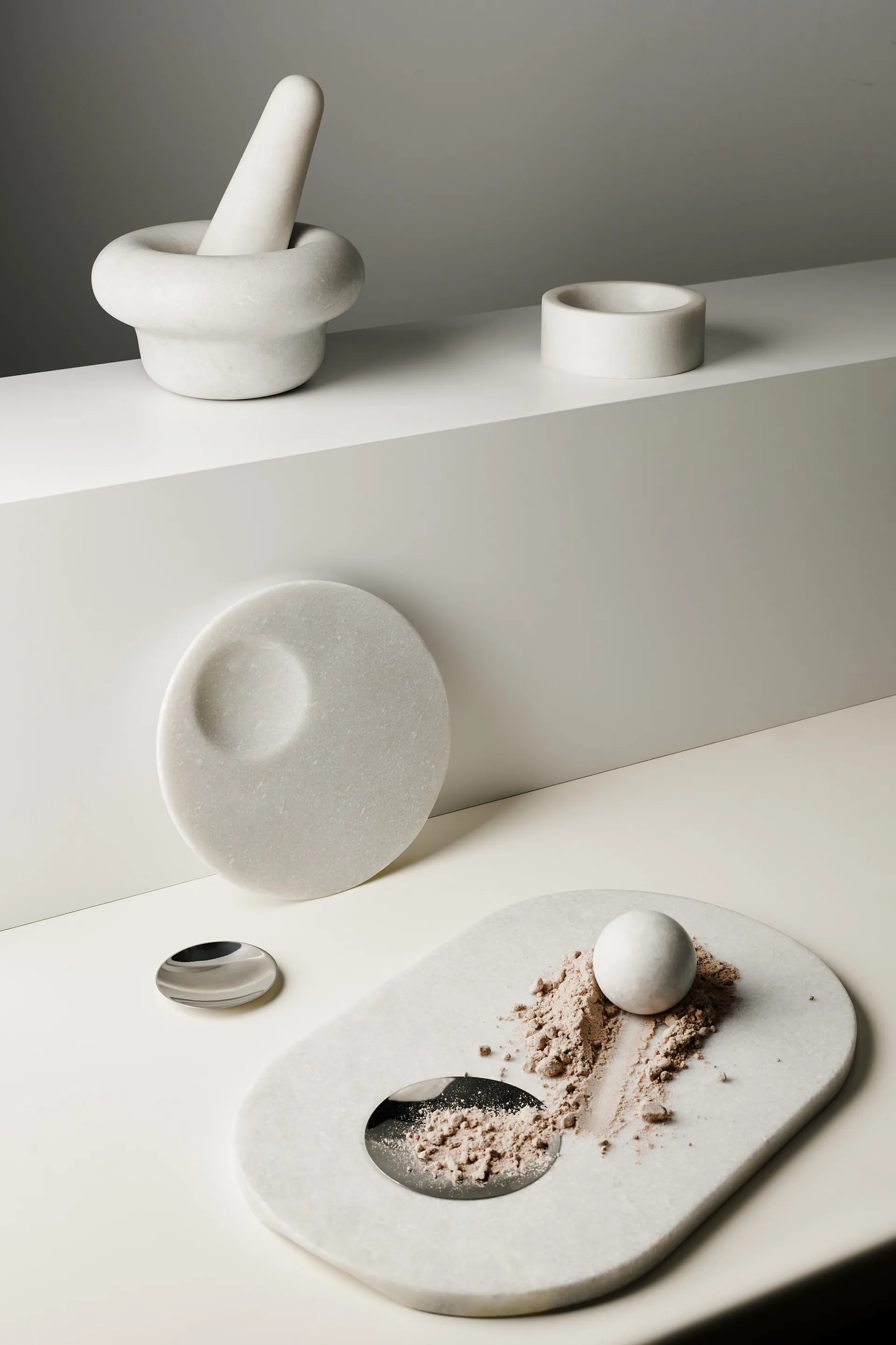 Stone Servierplatte Ø22 cm, White marble-silver Tom Dixon