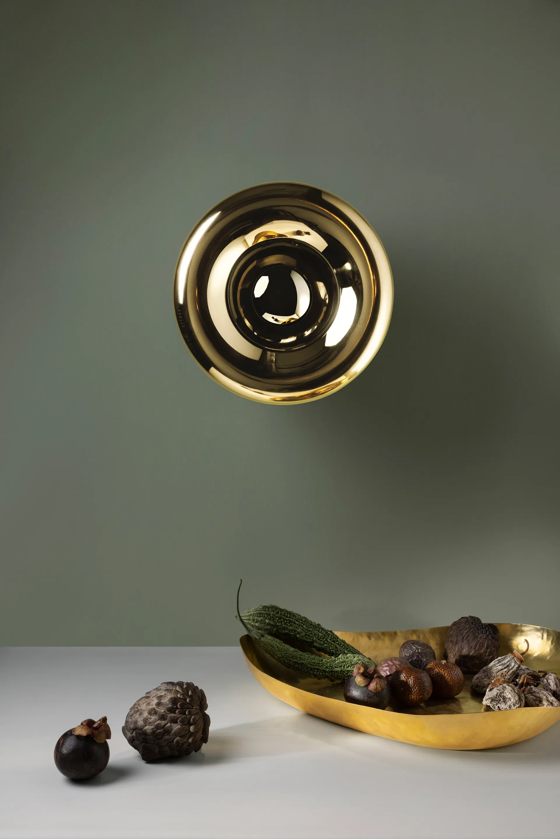 Void Surface Wandleuchte LED Ø30 cm, Brass Tom Dixon