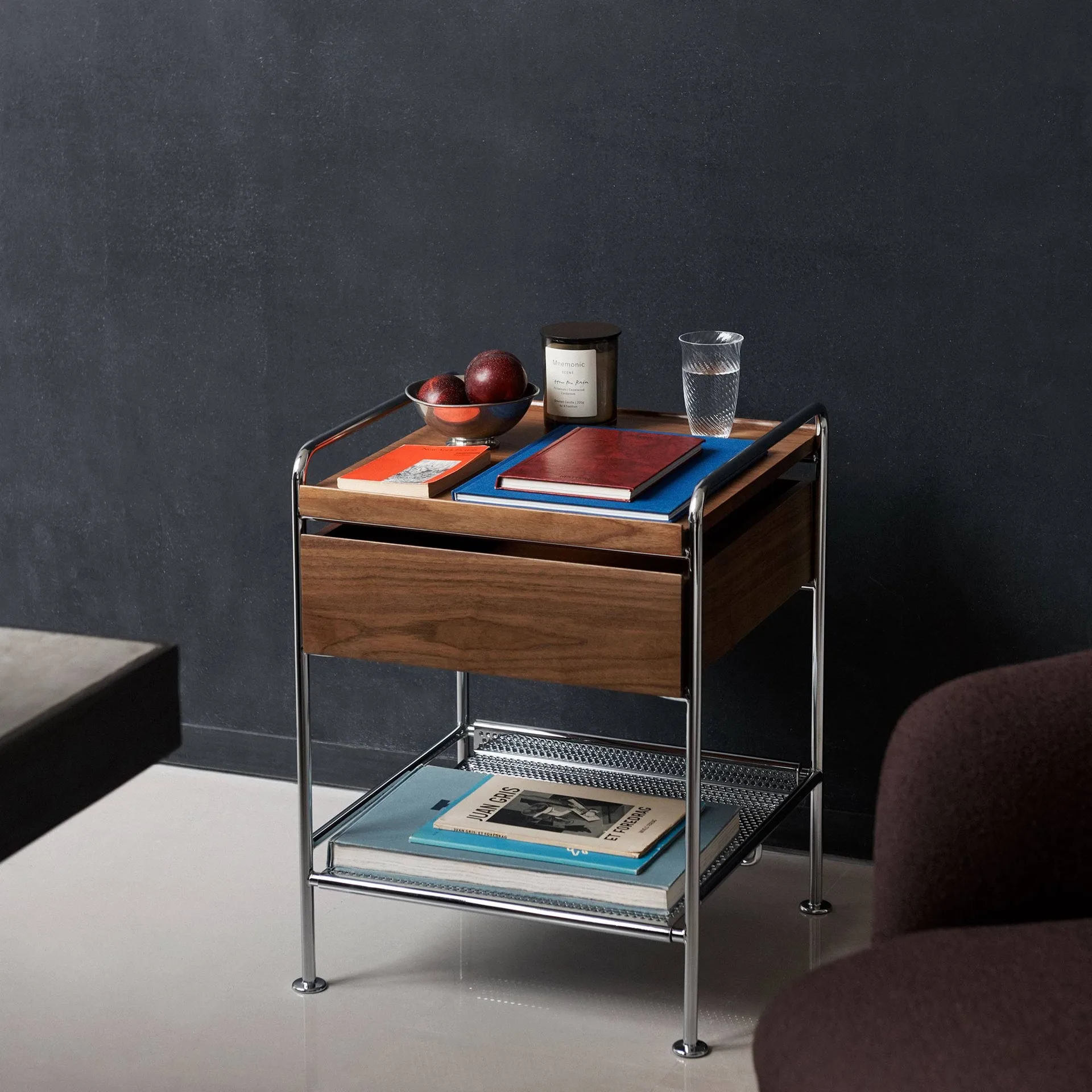 Alima NDS3 Beistelltisch, Lackierte Walnuss-Chrome &Tradition