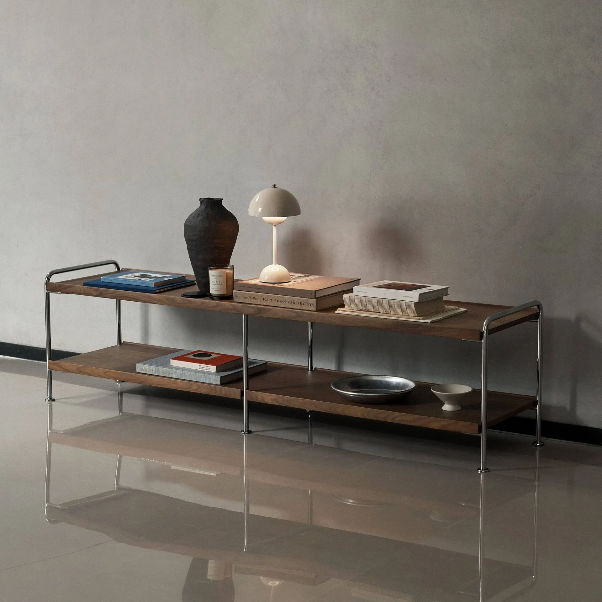 Alima NDS4 Regalkonsole, Lackierte Walnuss-Chrome, 162x42x38 cm &Tradition