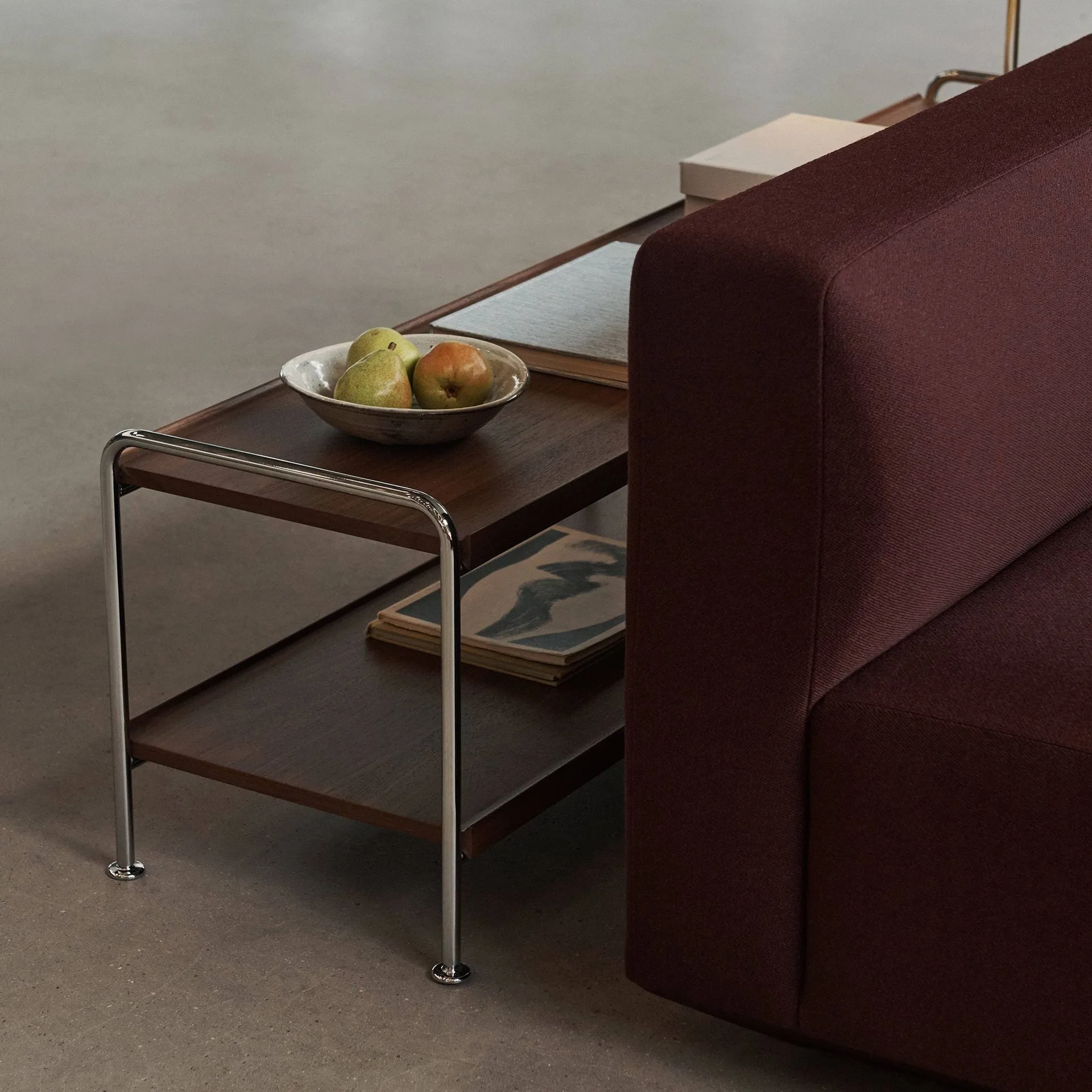 Alima NDS4 Regalkonsole, Lackierte Walnuss-Chrome, 162x42x38 cm &Tradition