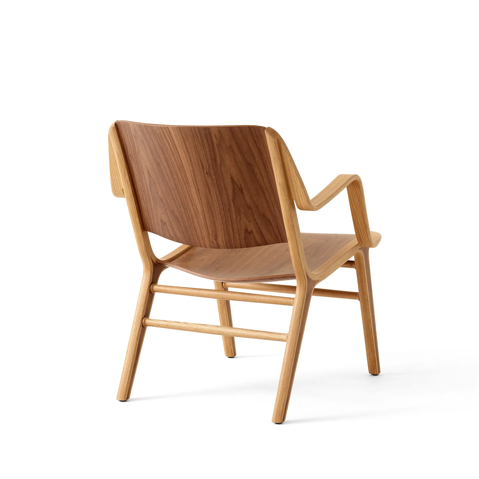 AX HM11 Lounge Chair mit Armlehne, Walnut-oak &Tradition