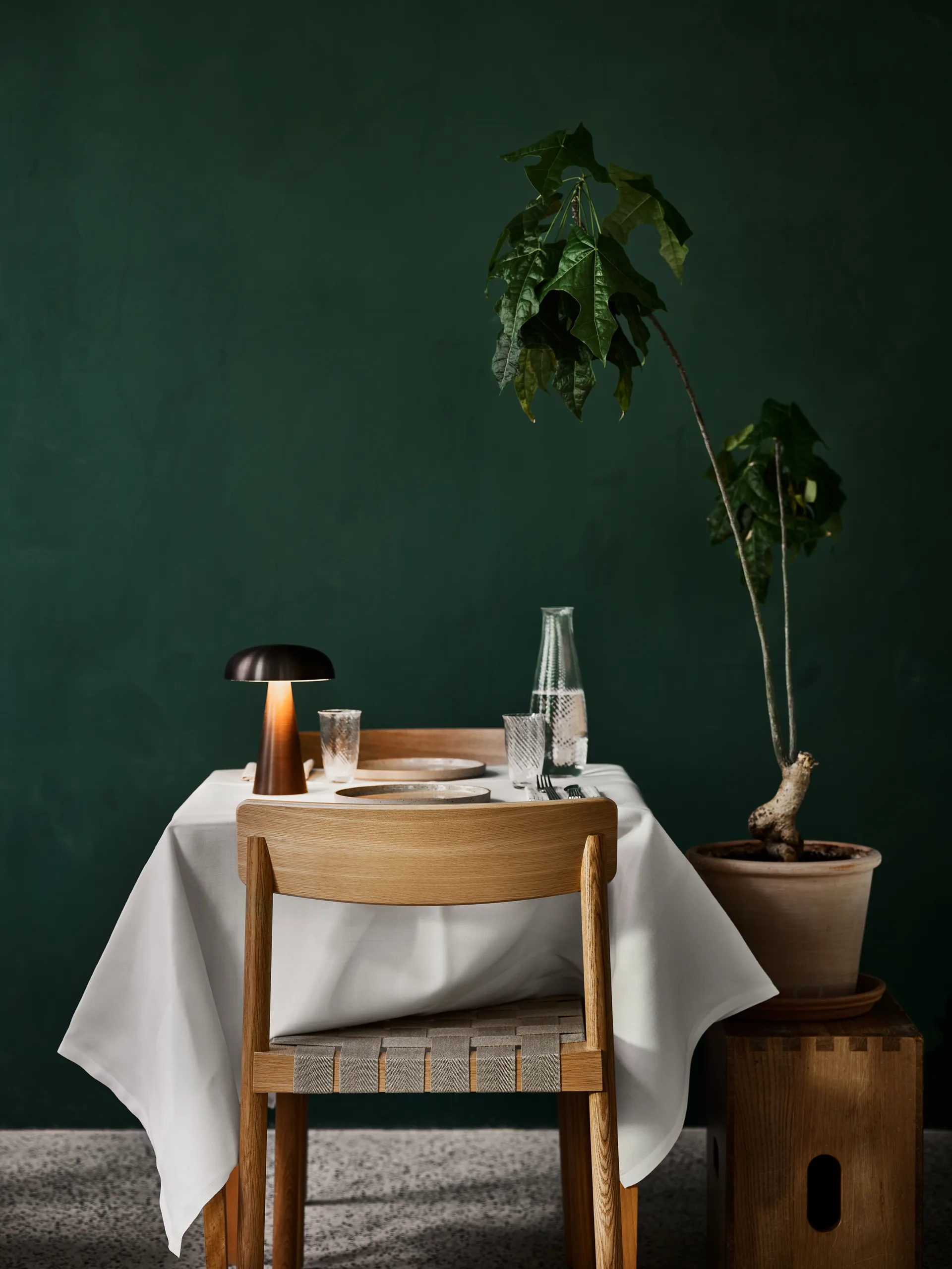 Betty TK1 Stuhl, Eiche-naturgeflochtene Leinenband-Sitzfläche, 4er Pack &Tradition