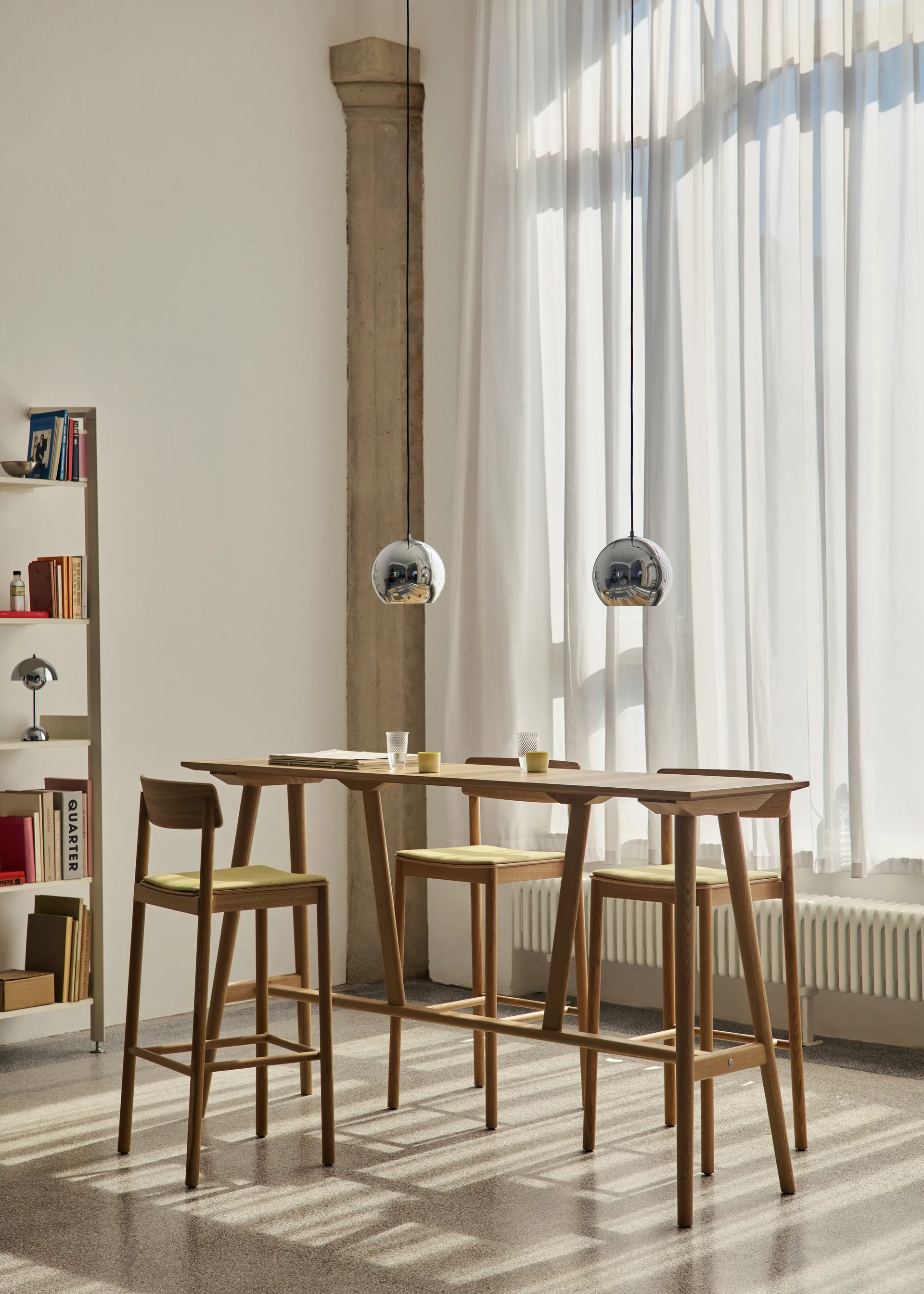 Betty TK17 Bar Chair Barstuhl 75 cm, Fuse 0421-lackierte eiche &Tradition