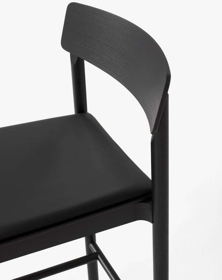Betty TK17 Bar Chair Barstuhl 75 cm, Noble schwarzes leder-schwarz lackierte esche &Tradition
