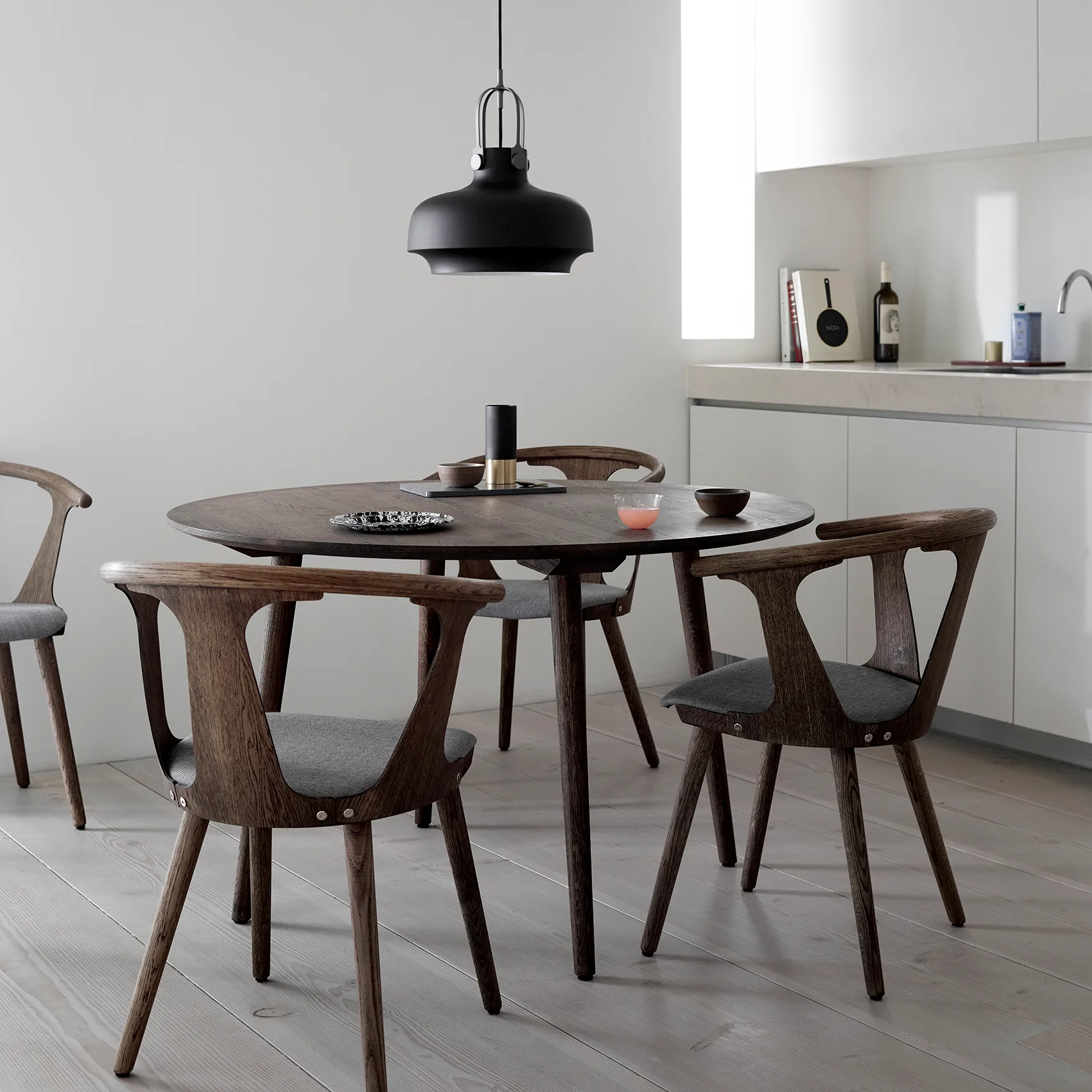 Copenhagen Pendelleuchte SC7, Matt black (schwarz) &Tradition