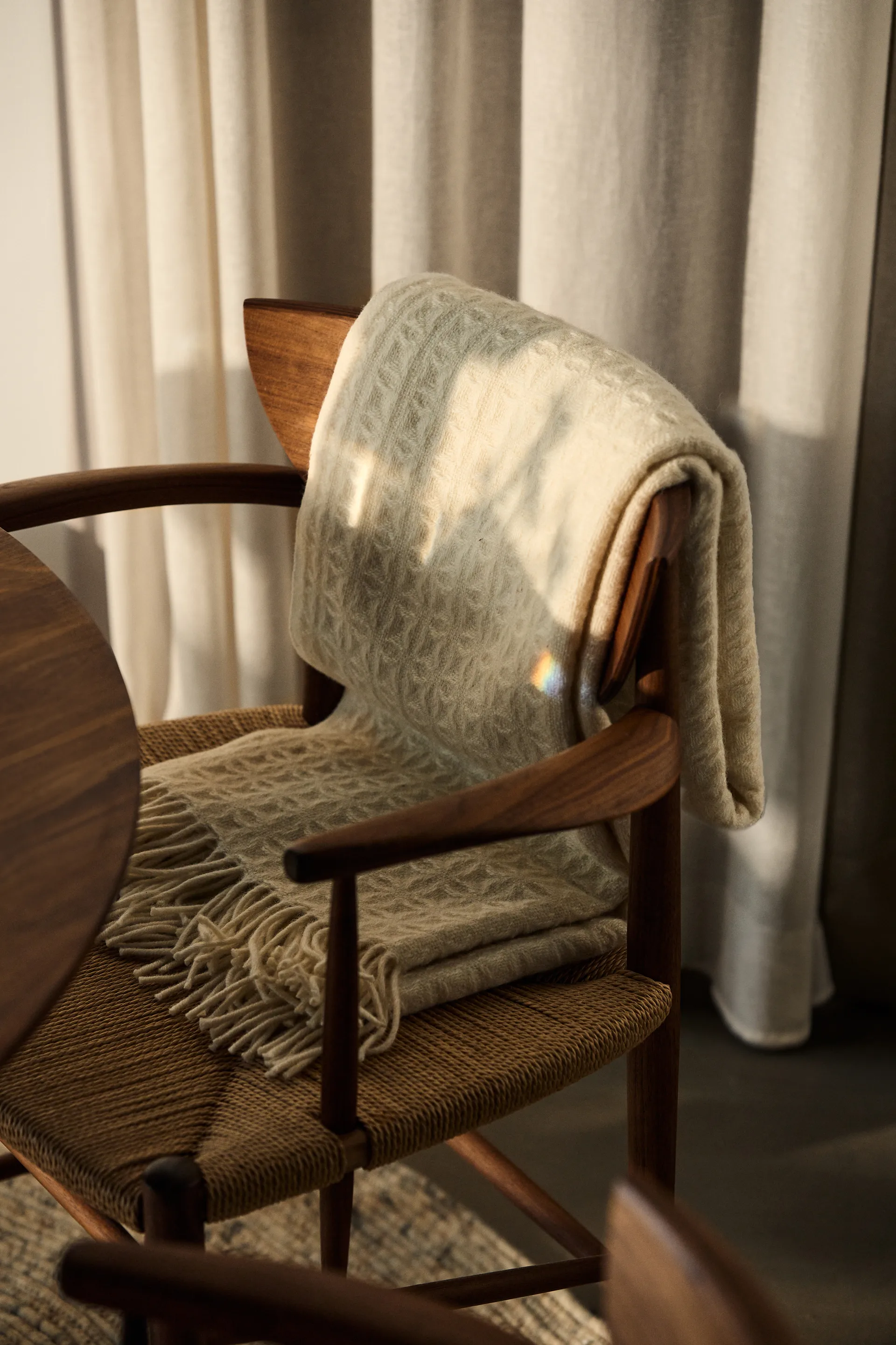 Drawn Stuhl HM3, Walnuss &Tradition