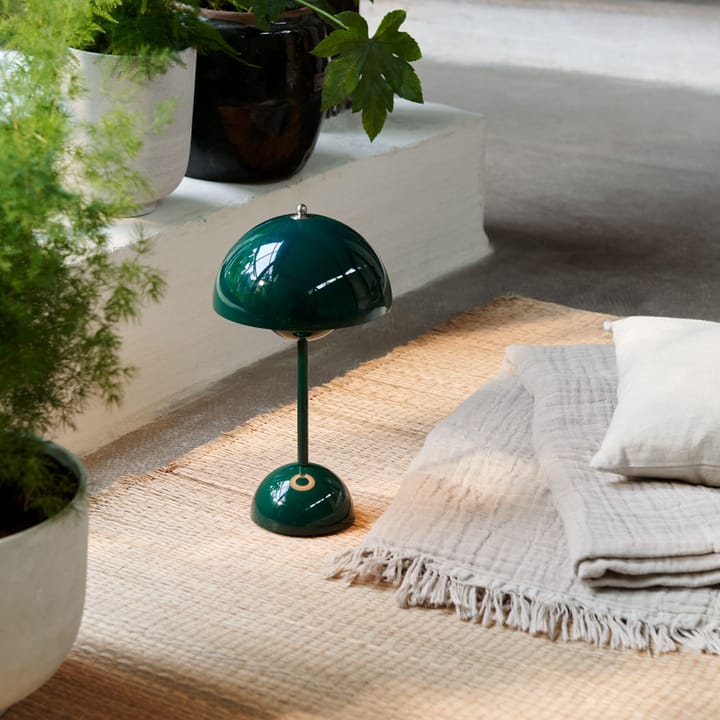 Flowerpot portable Tischleuchte VP9, Dark green &Tradition