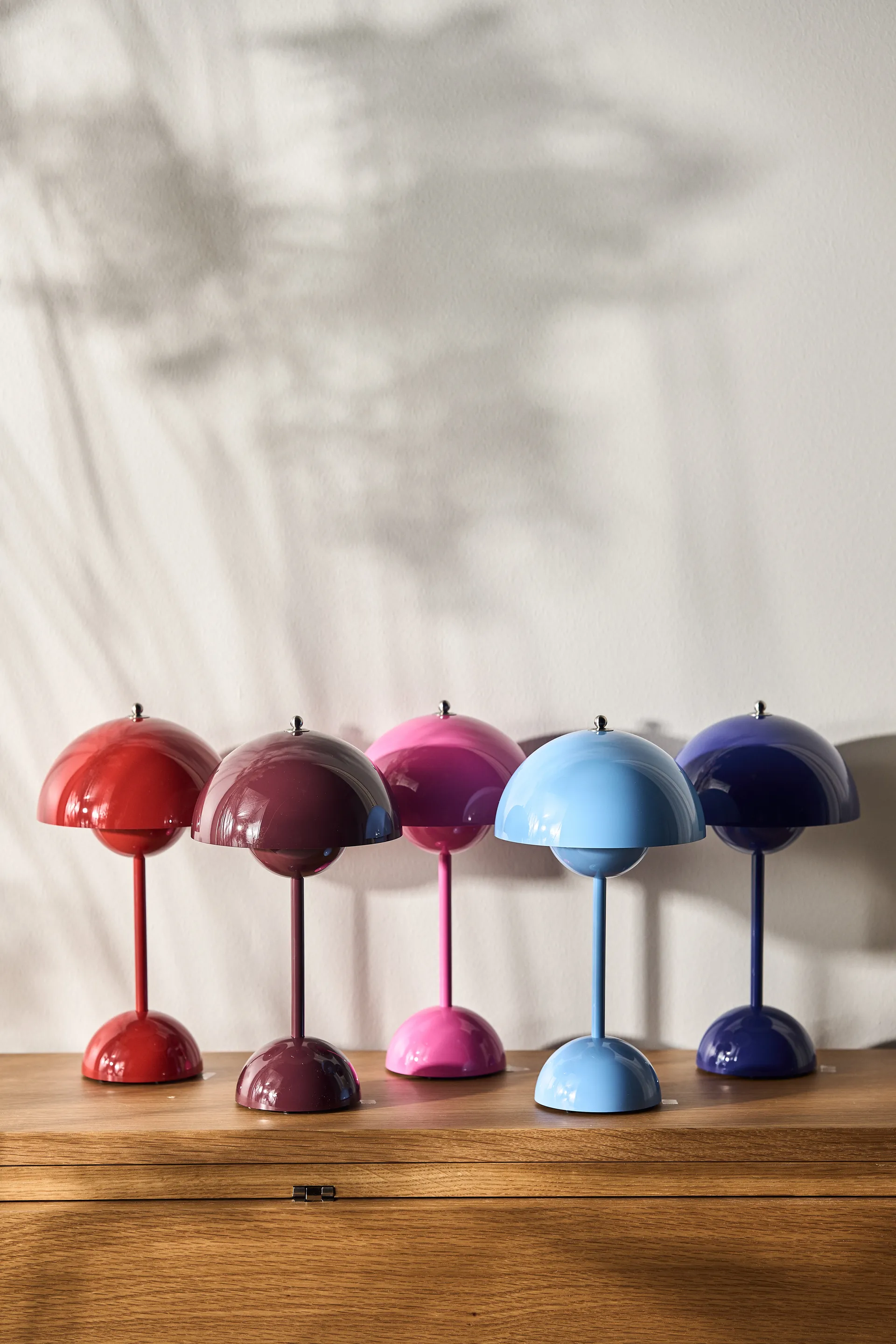 Flowerpot portable Tischleuchte VP9, Dark plum &Tradition