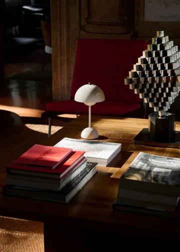 Flowerpot portable Tischleuchte VP9 - Ivory - &Tradition