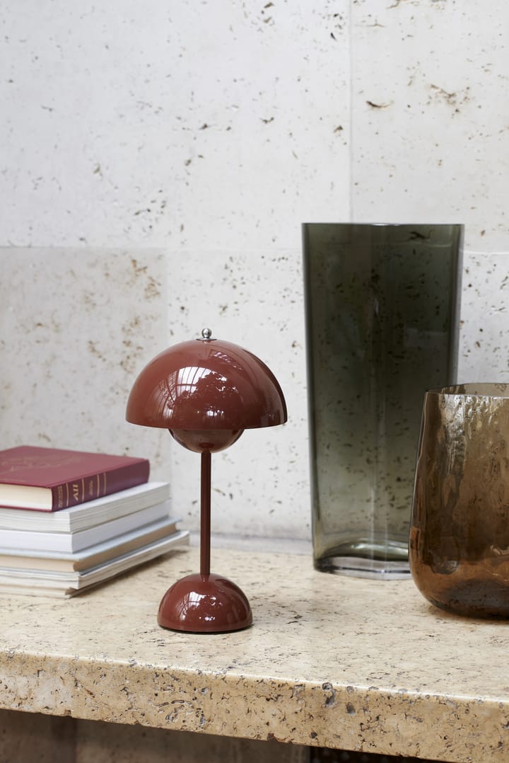 Flowerpot portable Tischleuchte VP9, Red brown &Tradition