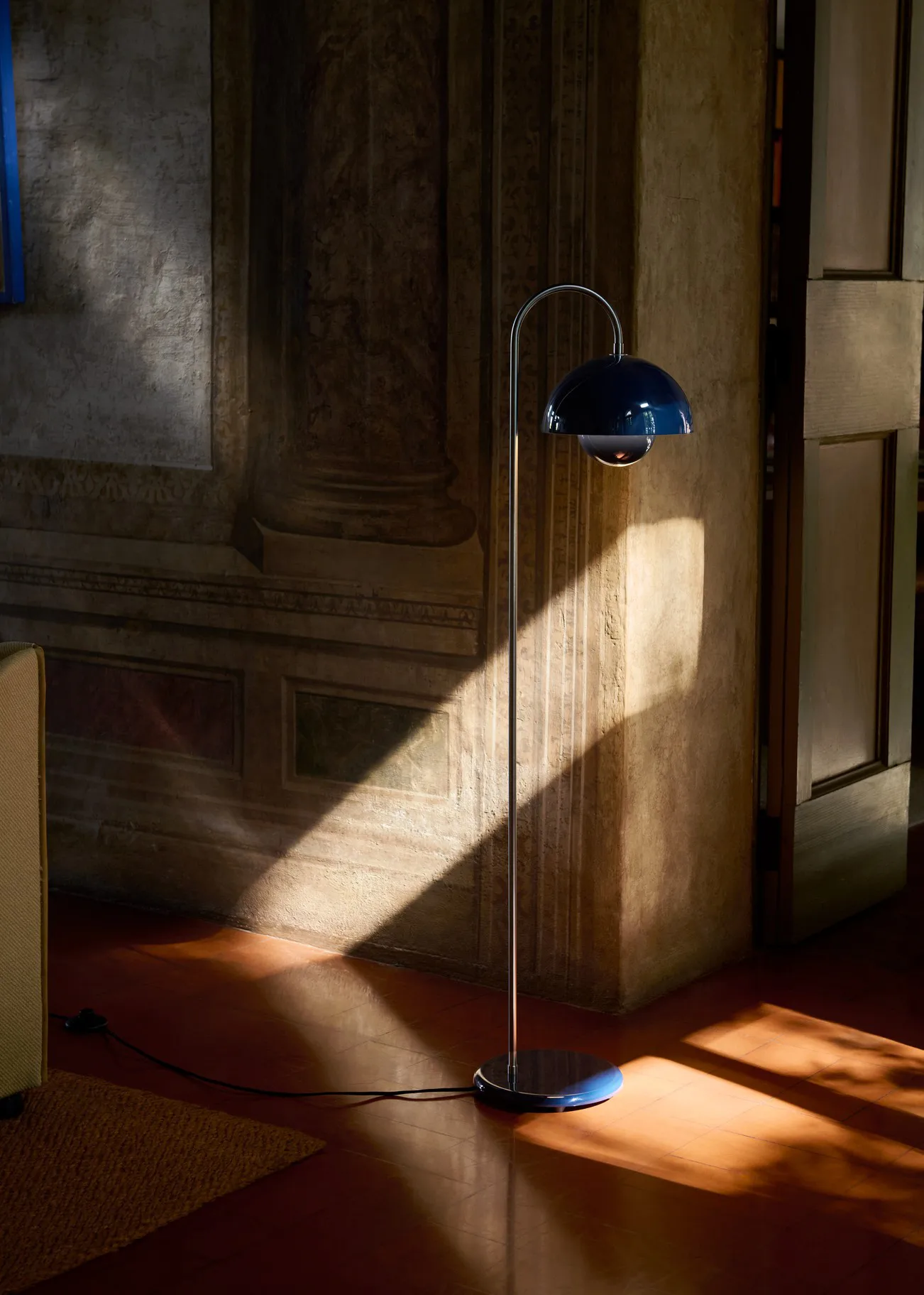 Flowerpot VP12 Stehlampe, Steel blue &Tradition