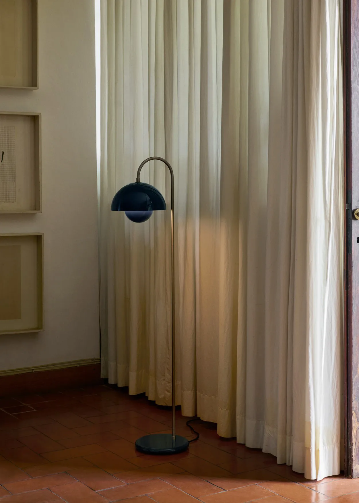 Flowerpot VP12 Stehlampe, Steel blue &Tradition