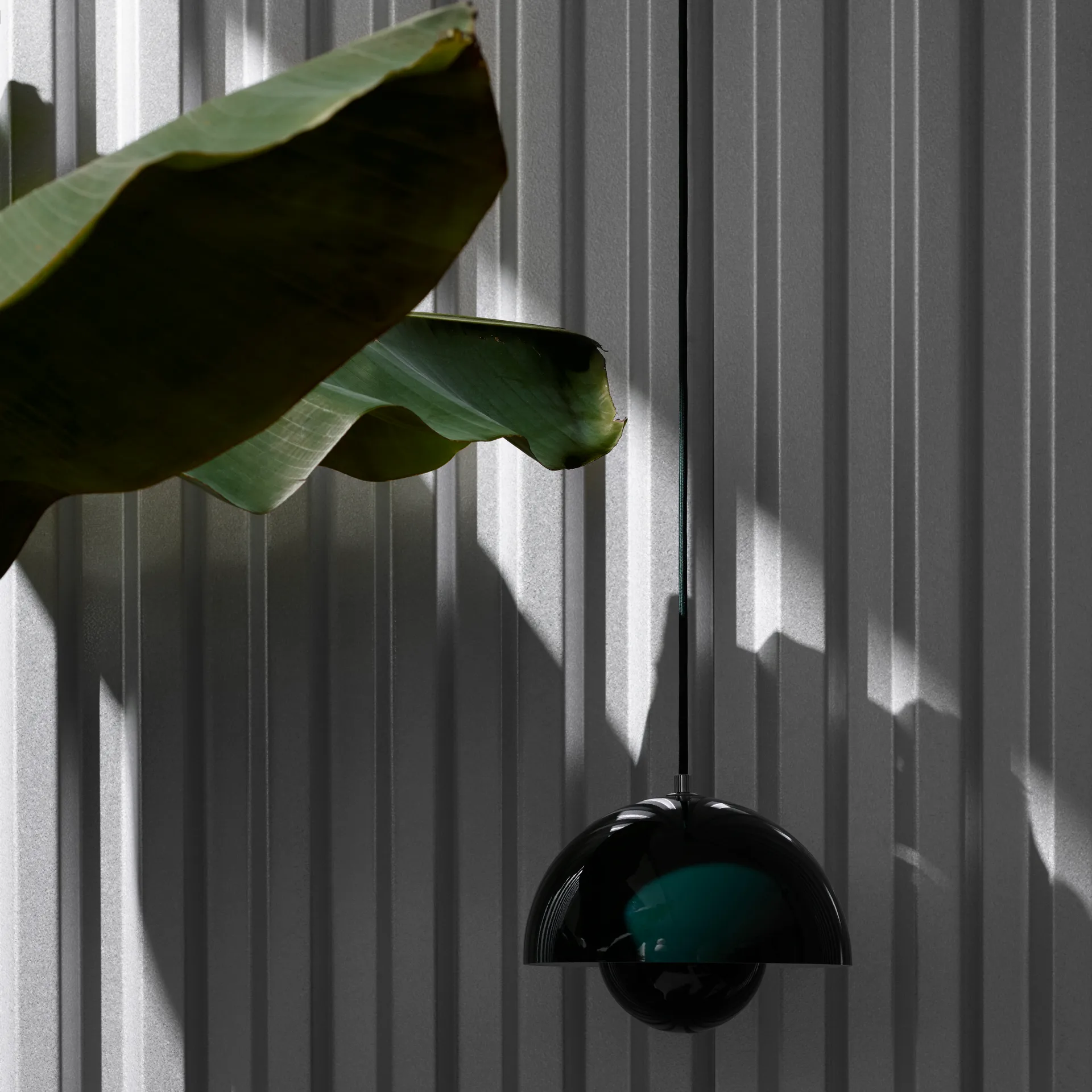 Flowerpot VP2 Big Pendelleuchte, Dunkelgrün &Tradition