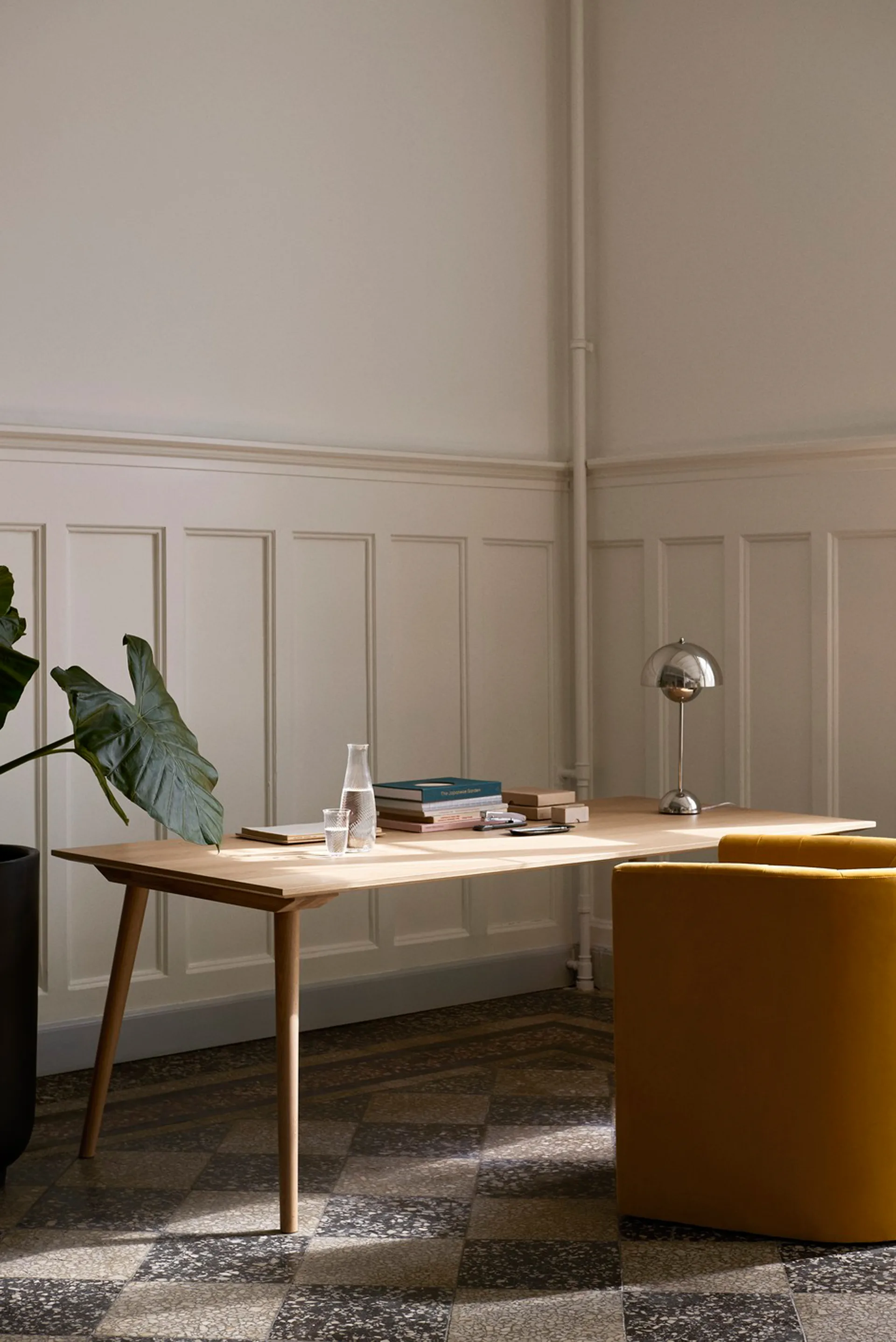 FlowerPot VP3 Tischleuchte, Chrome-plated &Tradition