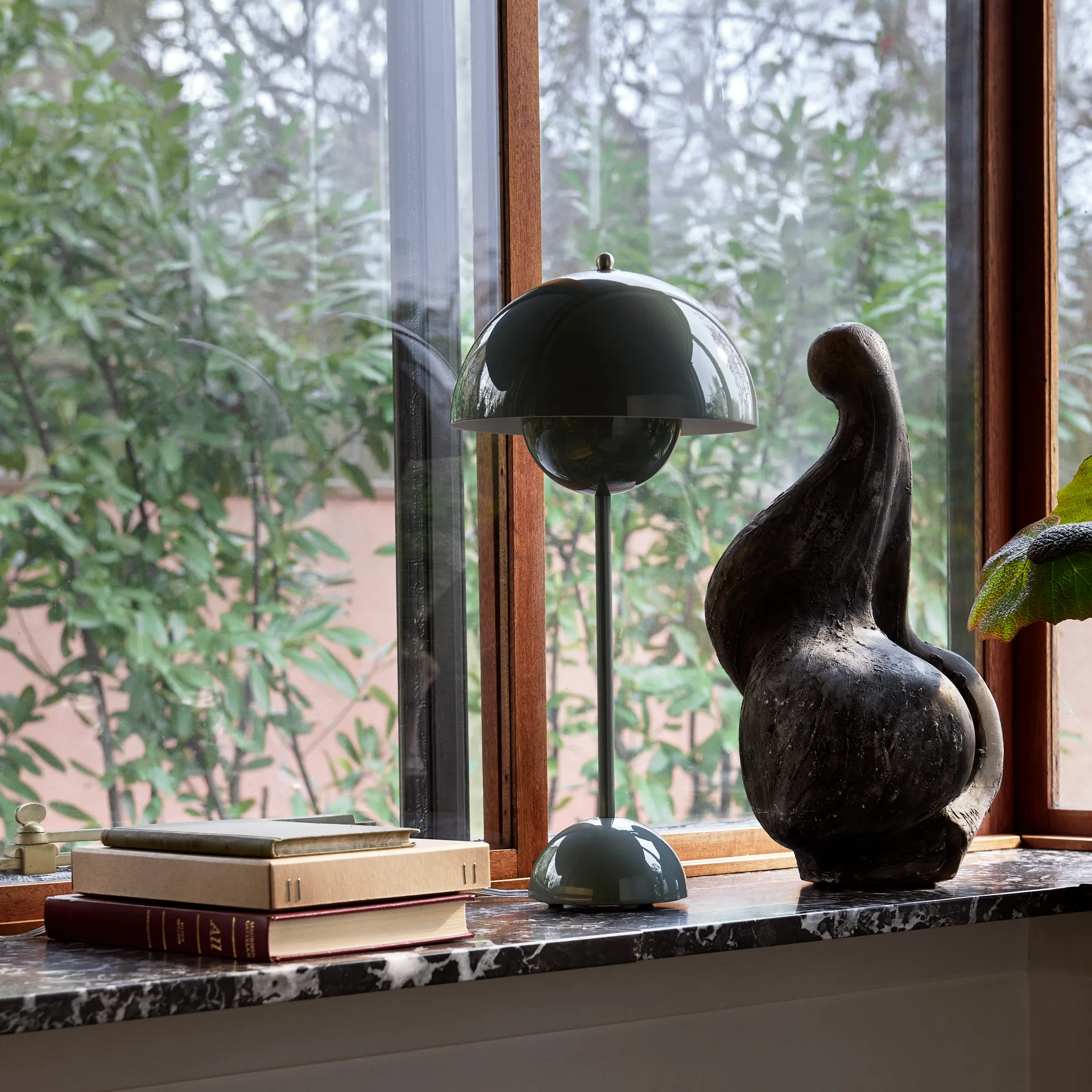 FlowerPot VP3 Tischleuchte, Stone blue &Tradition