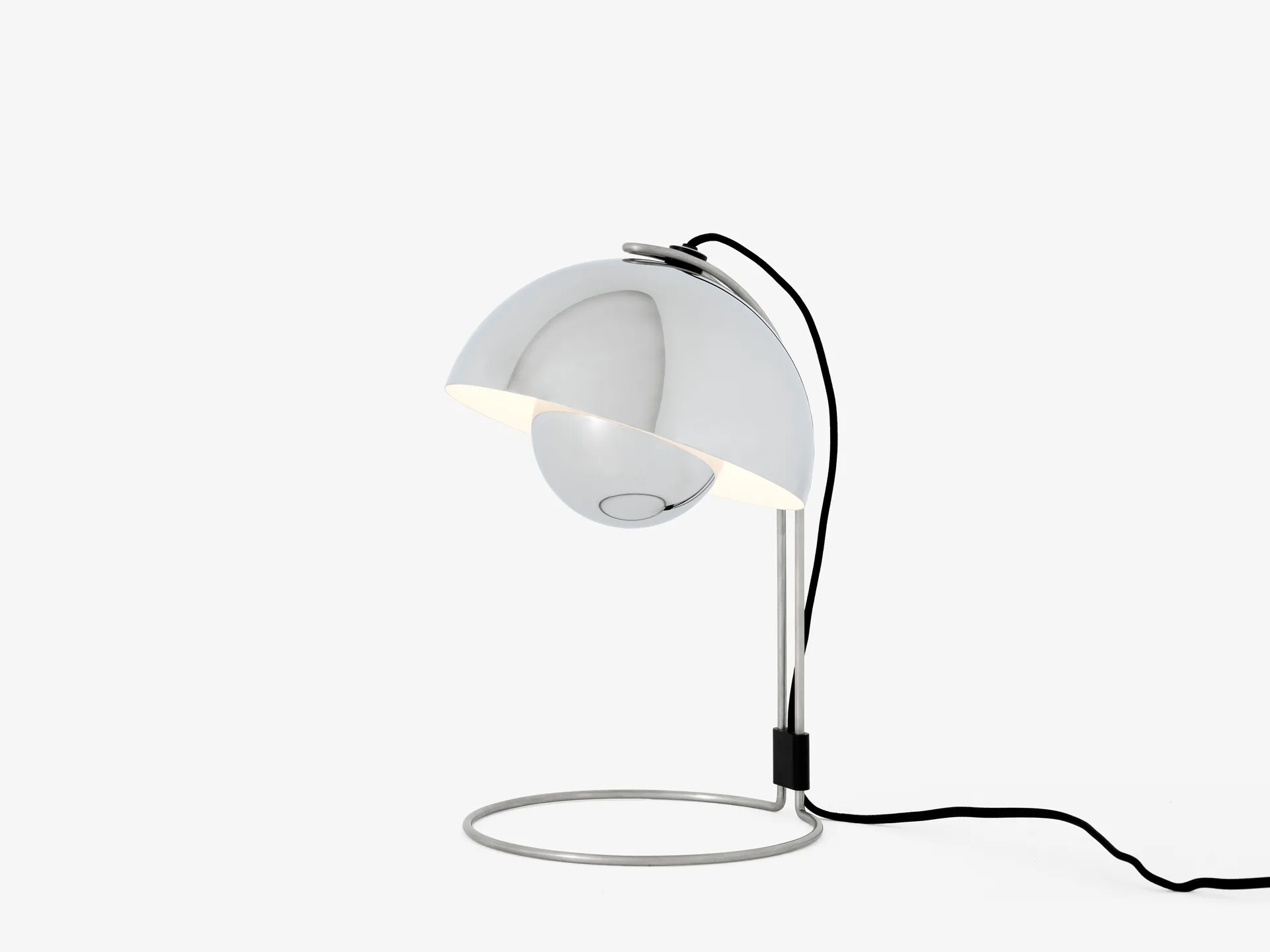 FlowerPot VP4 Tischleuchte, Chrome-plated &Tradition