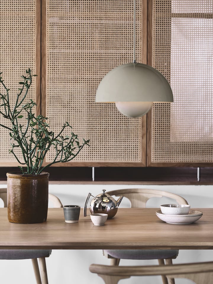 Flowerpot VP7 Pendelleuchte, Beige-rot &Tradition