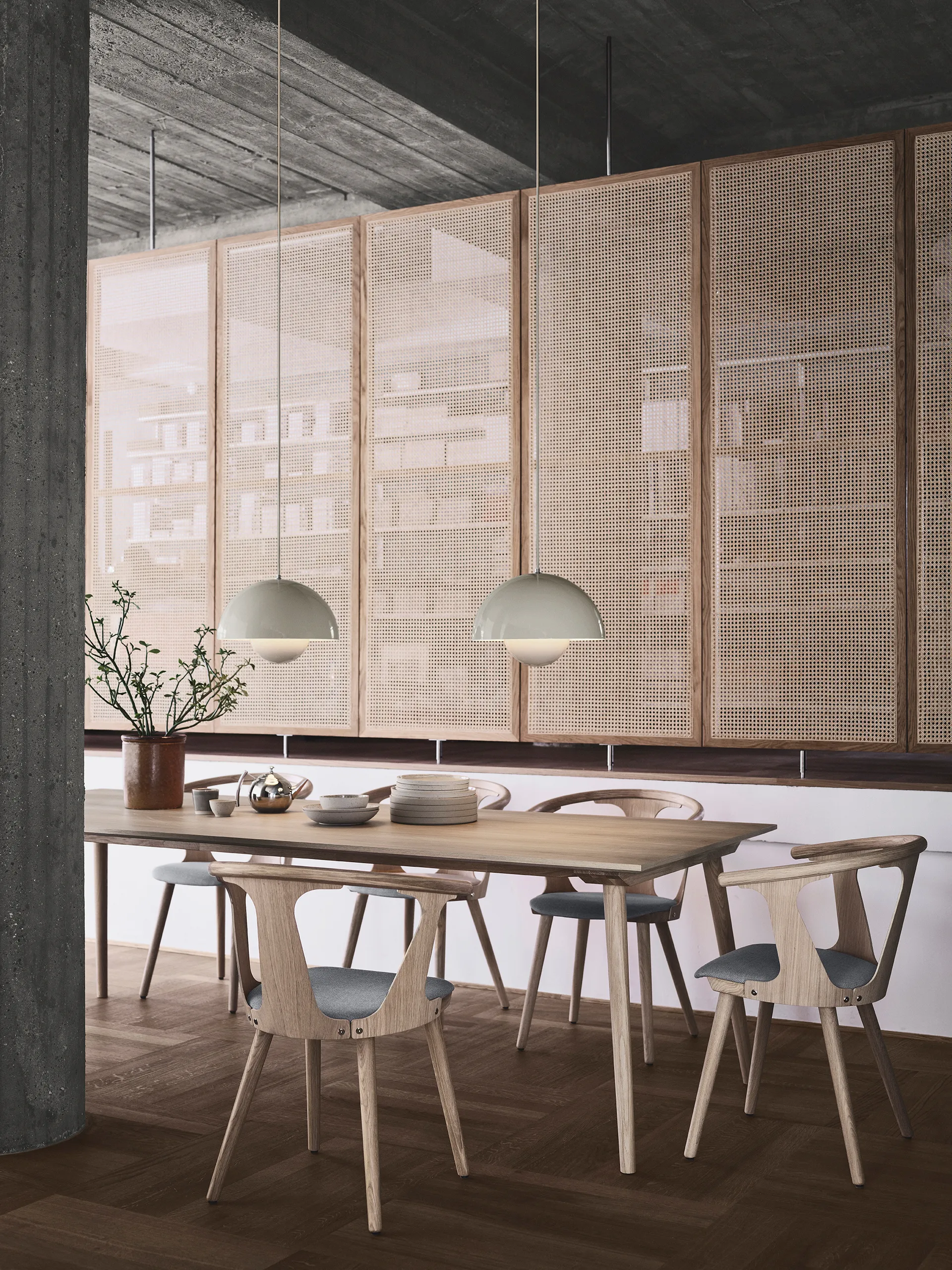 Flowerpot VP7 Pendelleuchte, Beige-rot &Tradition