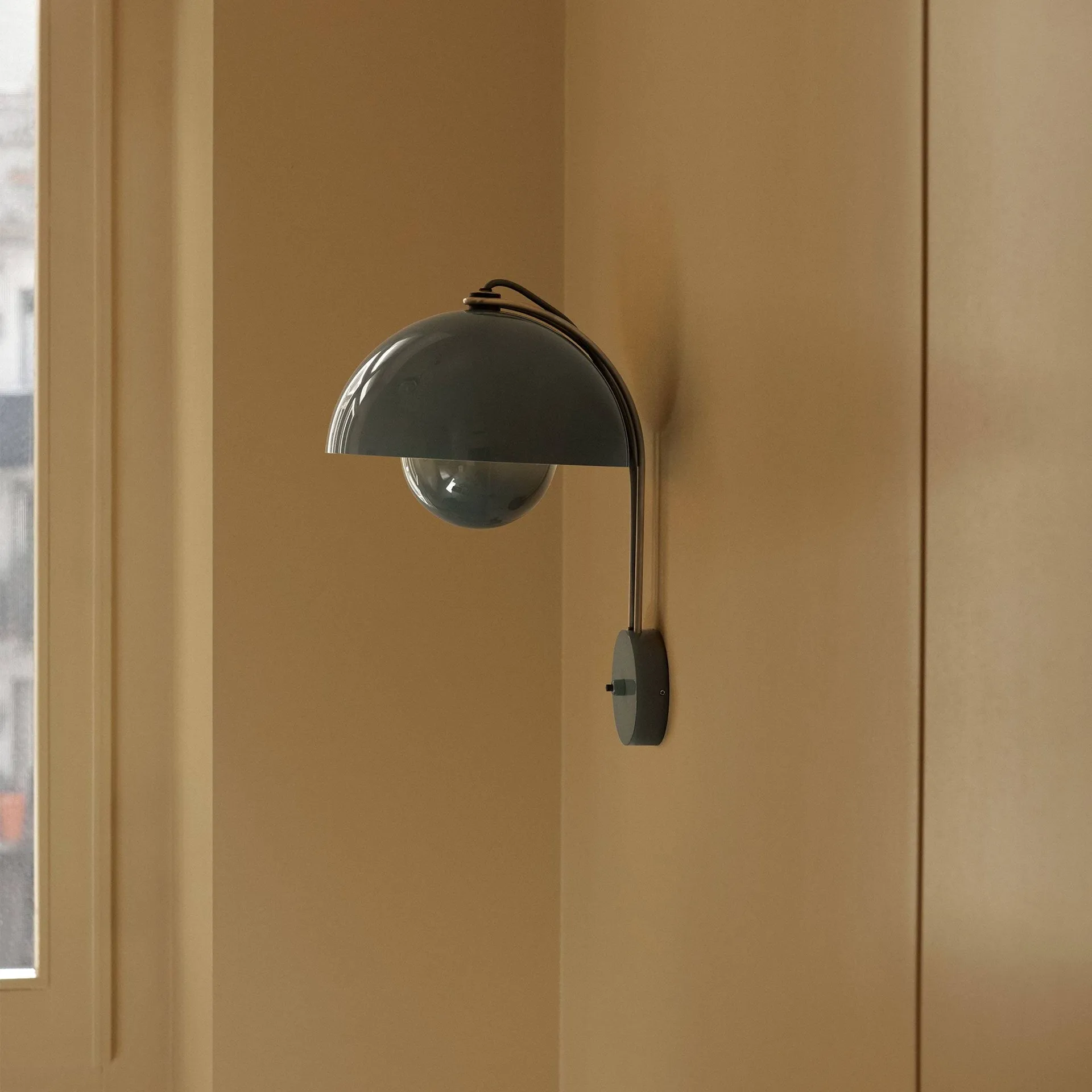 Flowerpot VP8 Wandleuchte, Stone blue &Tradition