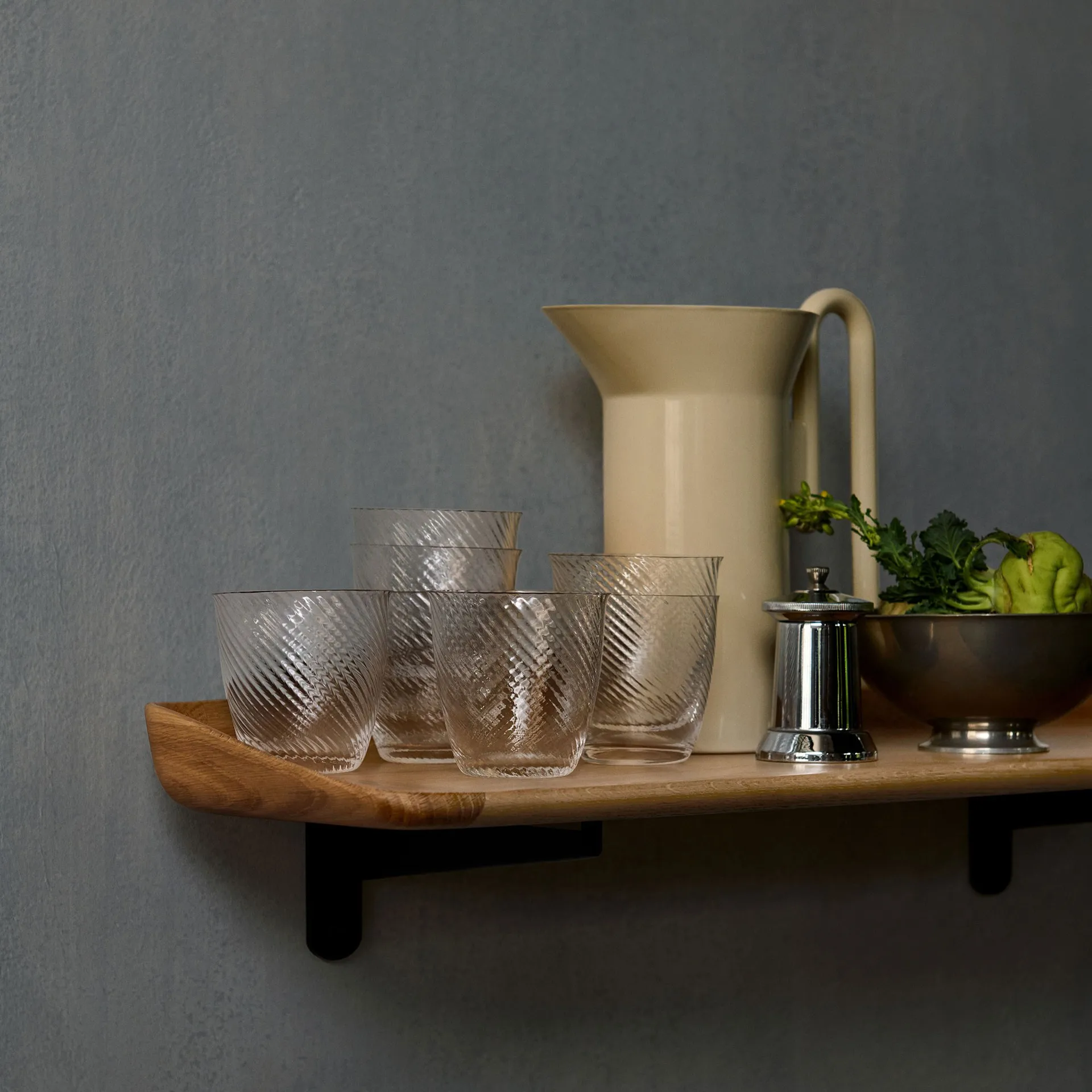 Guild HM14 Wandregal 75 cm, Solid lacquered oak &Tradition