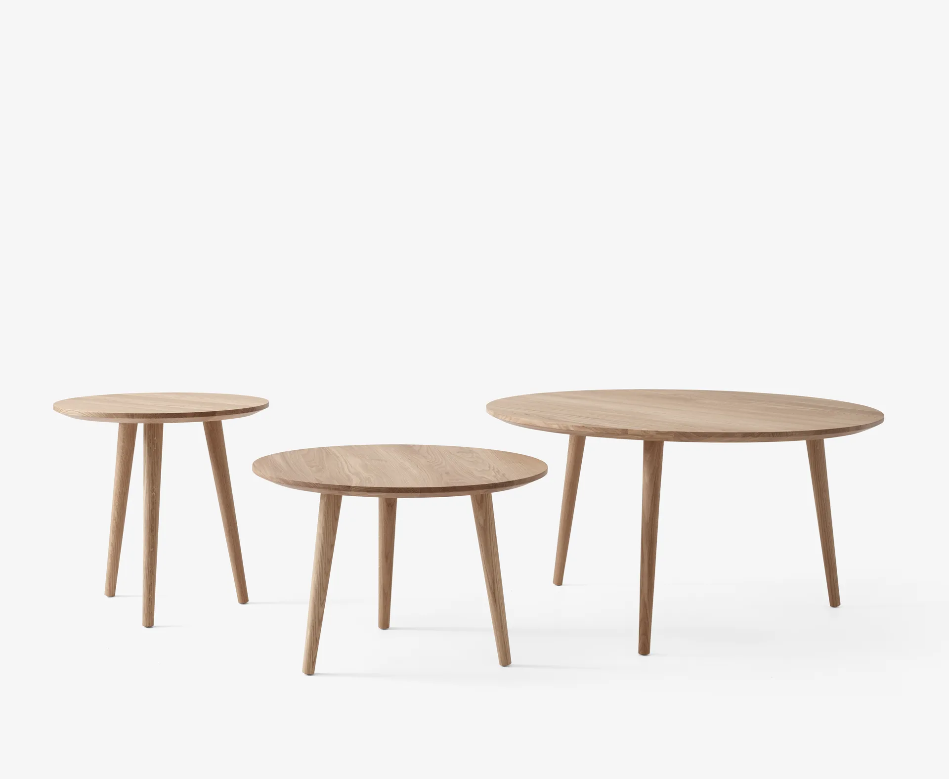 In Between Couchtisch SK15 Ø90cm, Oiled oak &Tradition