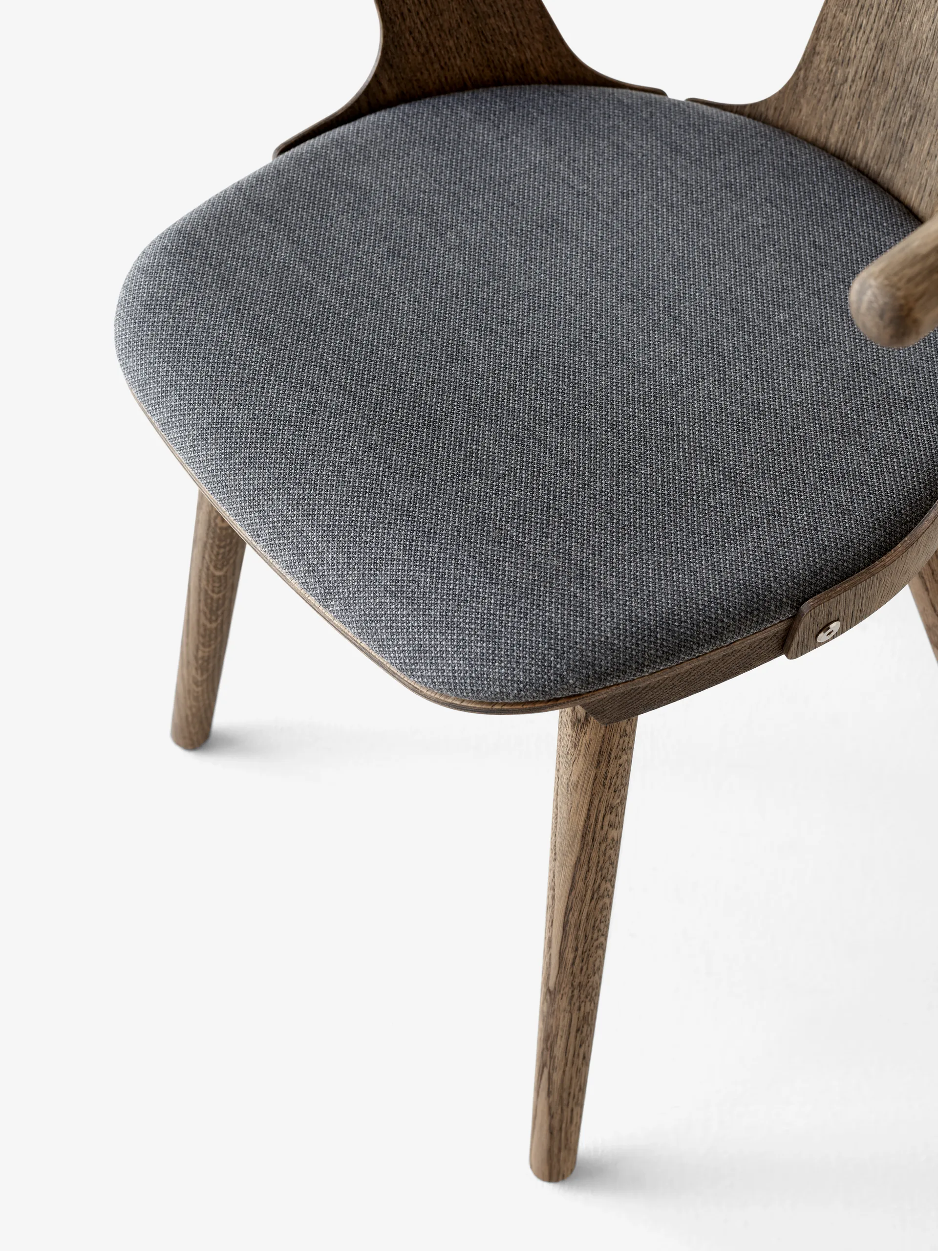 In Between SK2 Stuhl, Eiche geräuchert geölt-Fiord 171 &Tradition