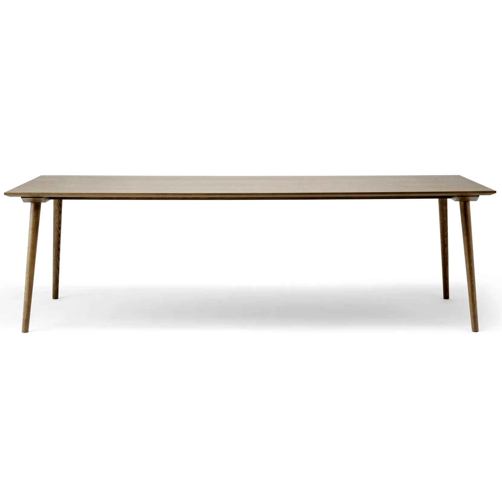 In Between Tisch SK6, Räuchereiche lackiert &Tradition