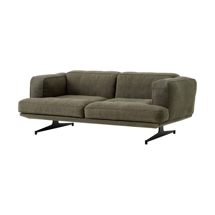 Inland AV22 Sofa 2-Sitzer - Clay 0014-warm black - &Tradition