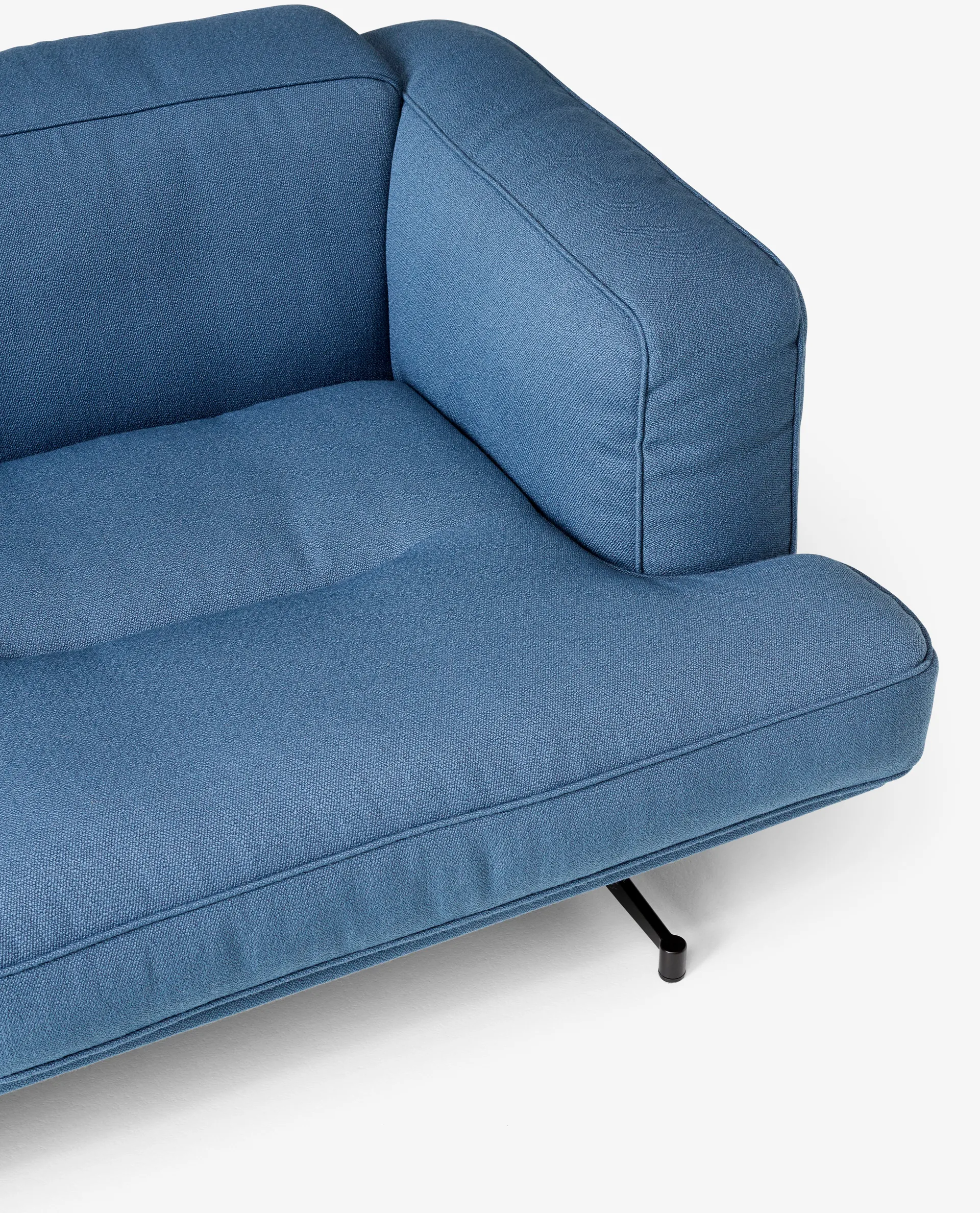 Inland AV23 3-Sitzer Sofa, Vidar 4 Denim Blue 733-schwarze Beine &Tradition
