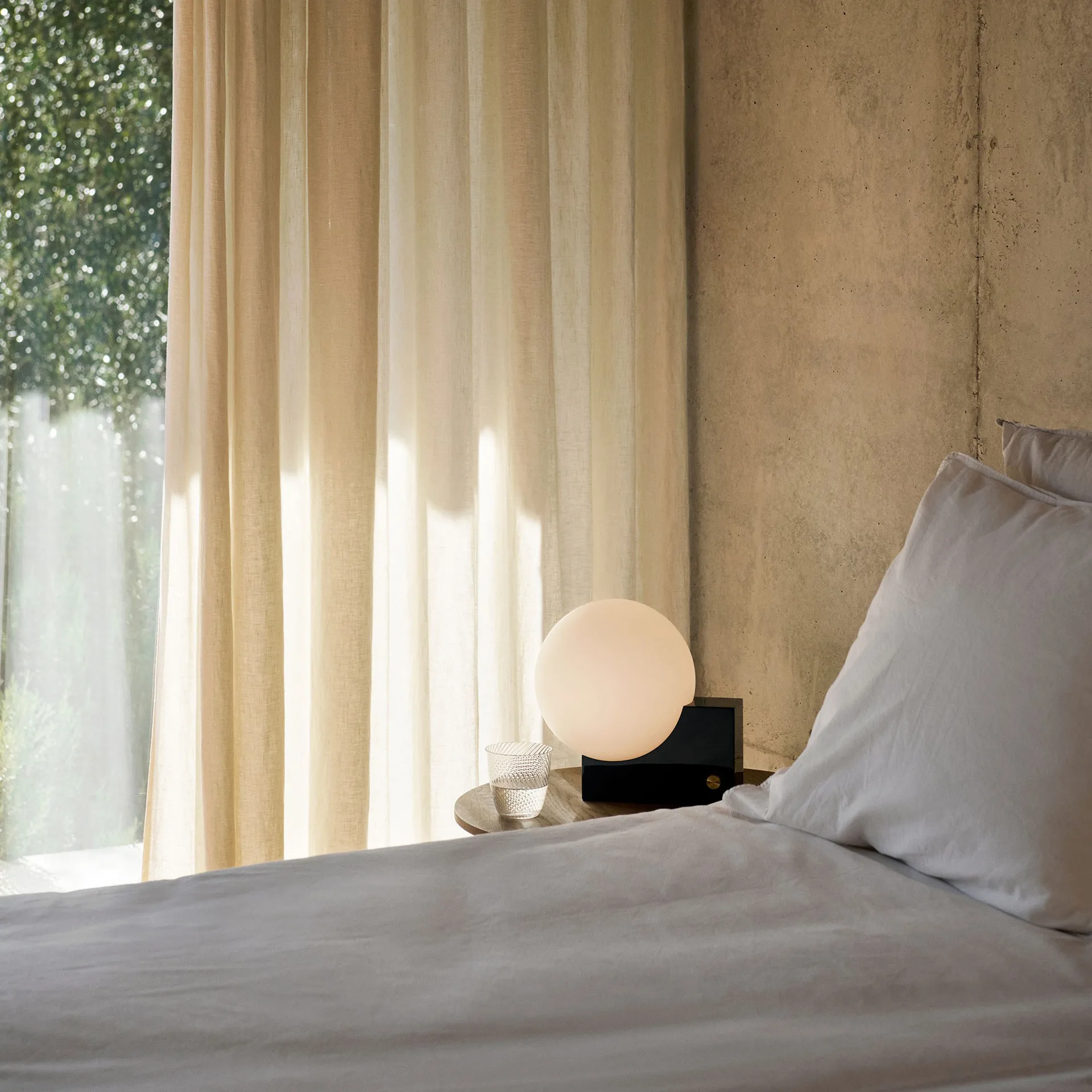 Journey SHY1 Tischleuchte, Steel blue &Tradition