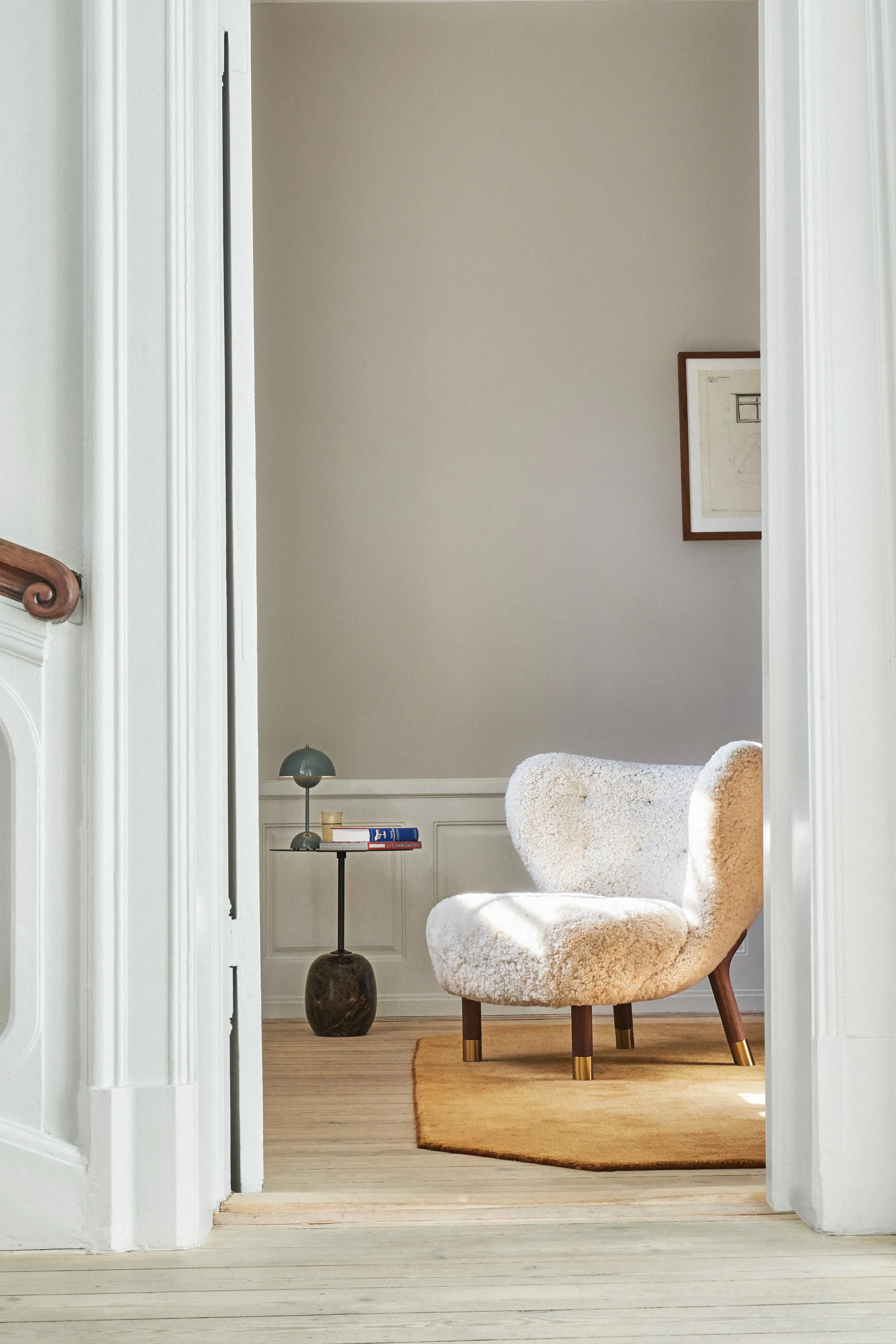 Little Petra VB1 Sessel Limited Edition, Walnuss, Messing-Moonlight &Tradition