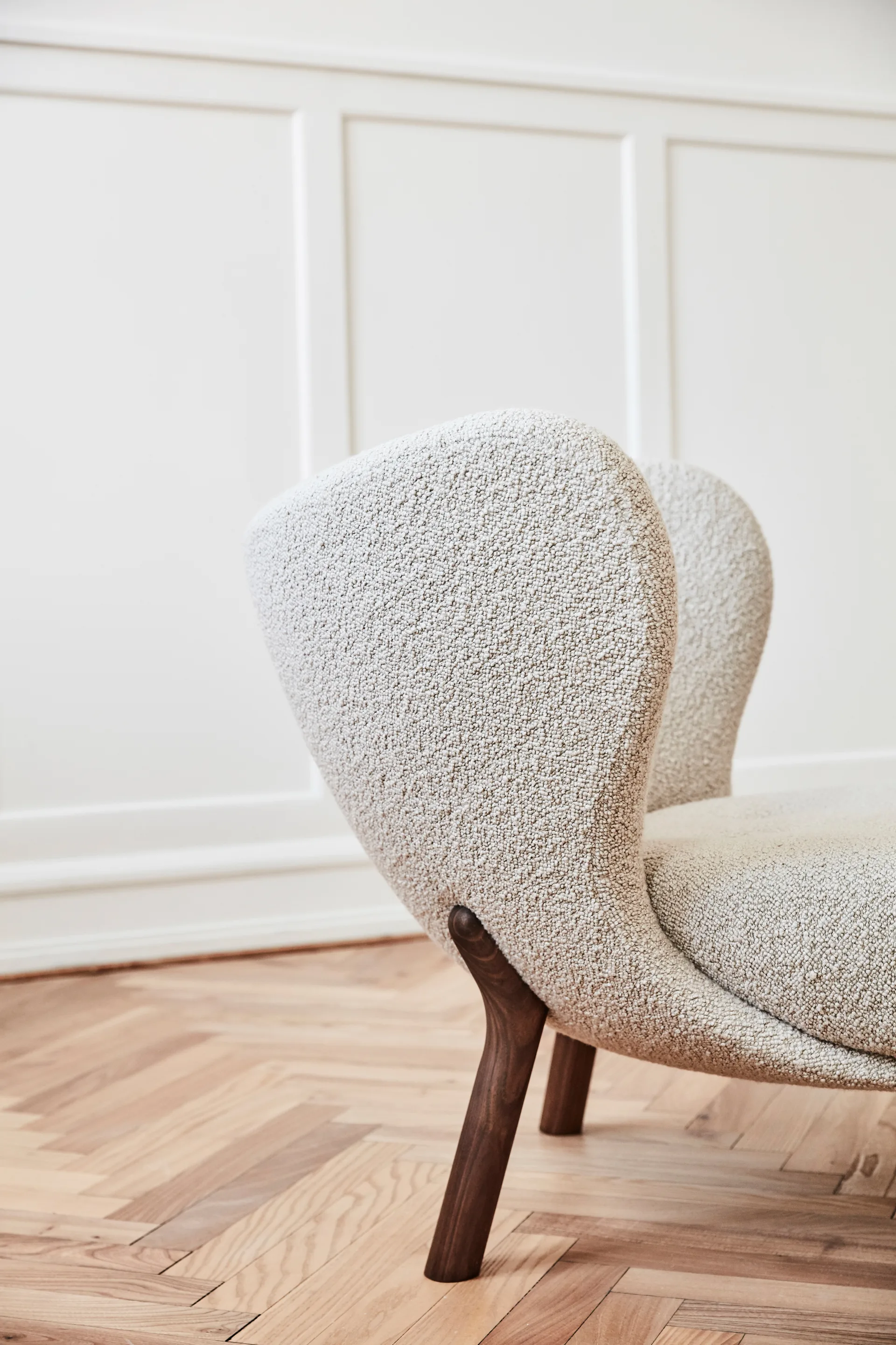 Little Petra VB1 Sessel, Walnuss geölt-Karakorum 003 &Tradition