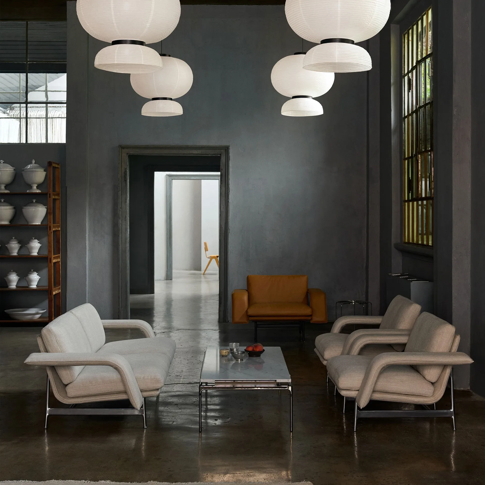 Meantime AV29 Lounge-Sessel, Pol. aluminium-Ecriture 0210 &Tradition