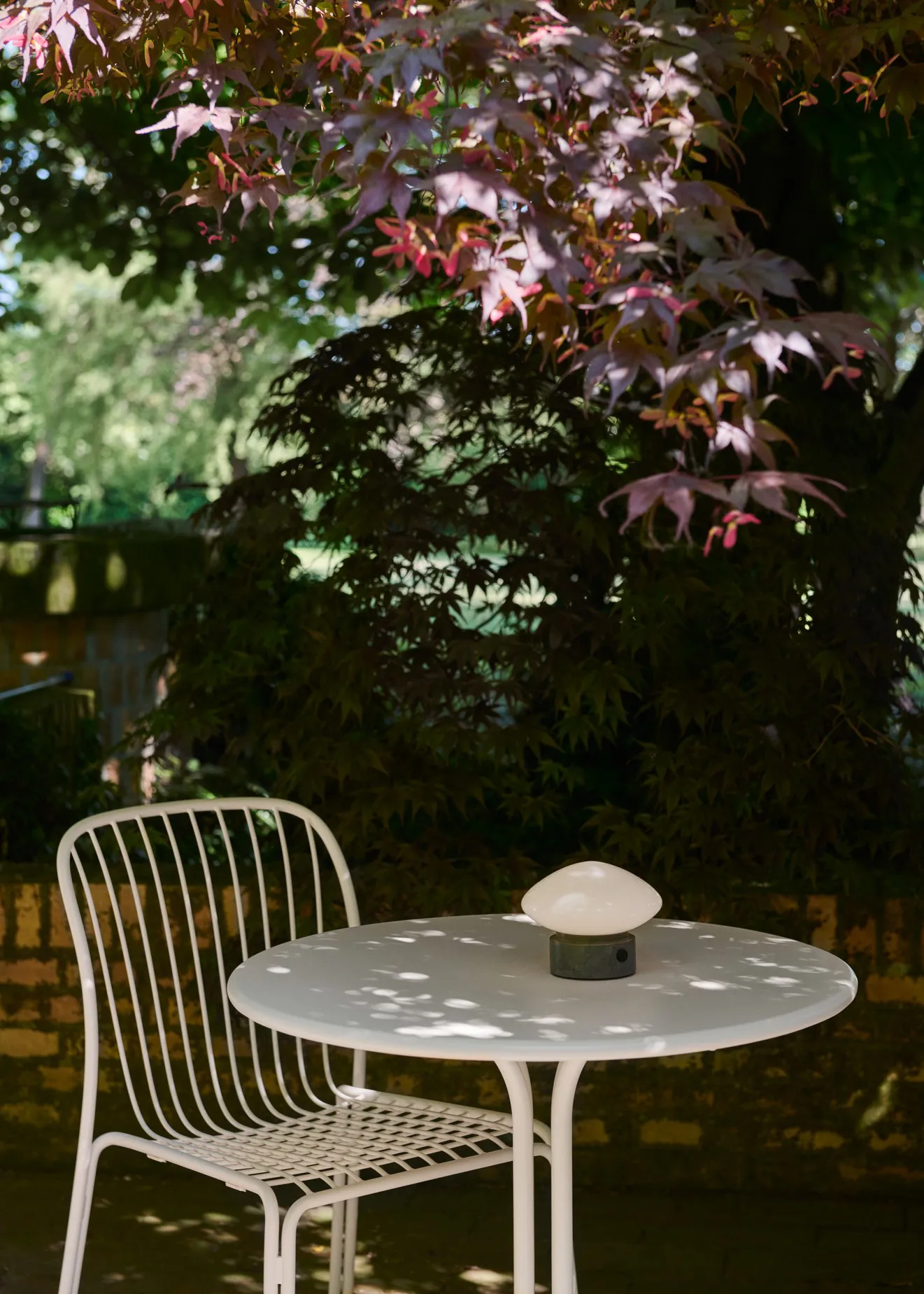 Mist AP21 tragbare Lampe 12 cm, Grigio Caldo-opal glass &Tradition