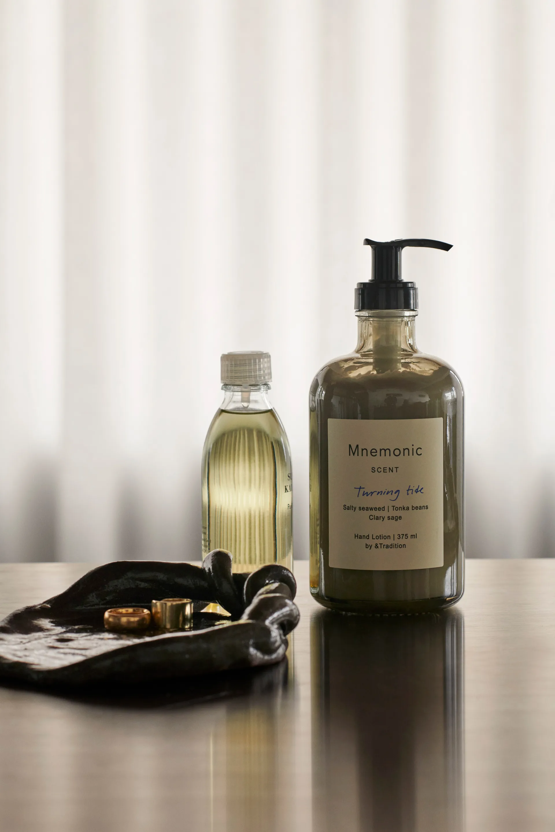 Mnemonic MNC2 Handlotion 375 ml, Turning tide &Tradition