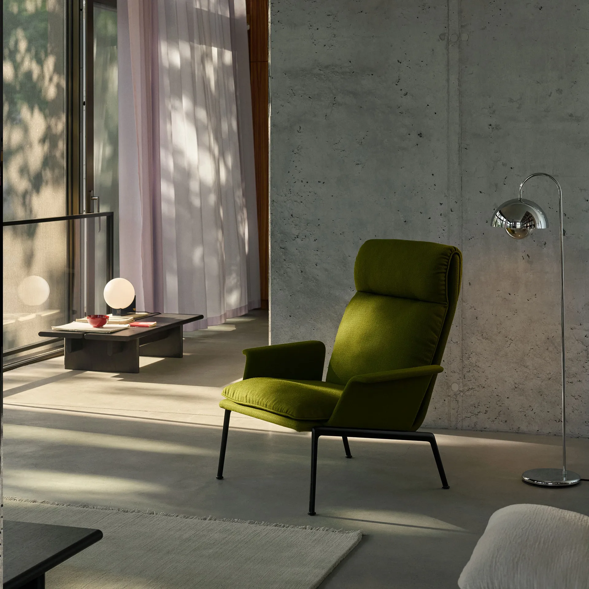 Muno LN17 High back Lounge-Sessel, Warm black-Vidar 0956 &Tradition