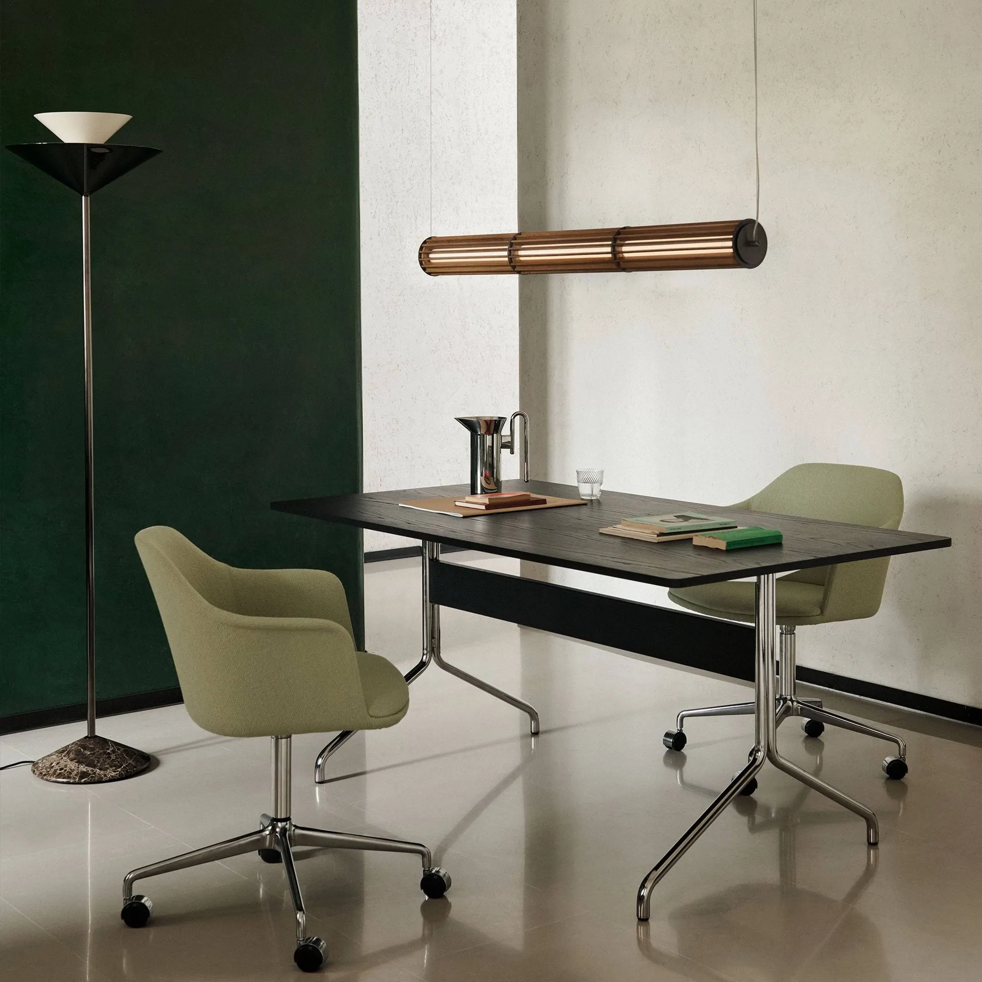 Numbra TY1 Pendelleuchte, Lackierte Eiche-getrommeltes Aluminium &Tradition