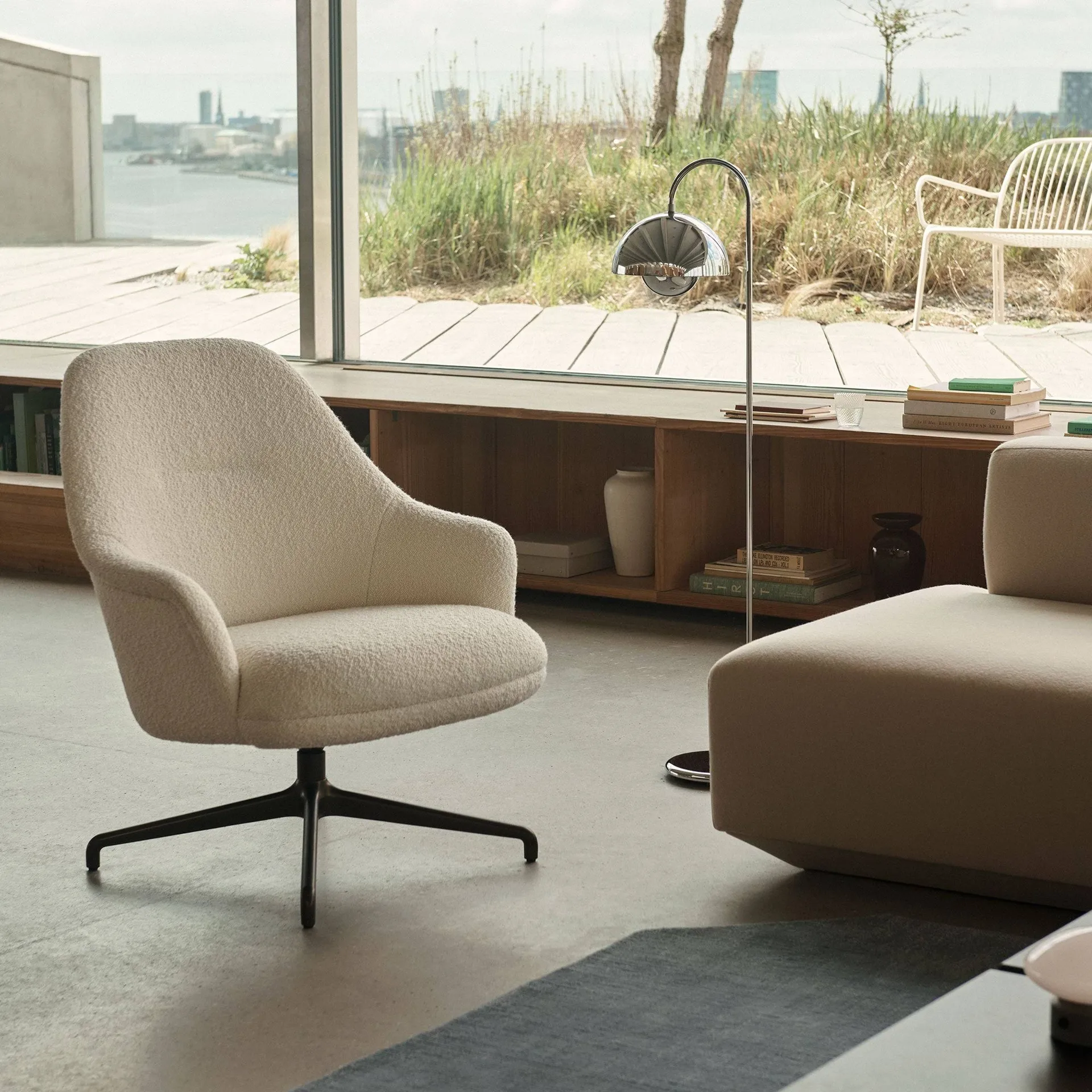 Rely HW139 Loungesessel, Clay 0009-Schwarz &Tradition