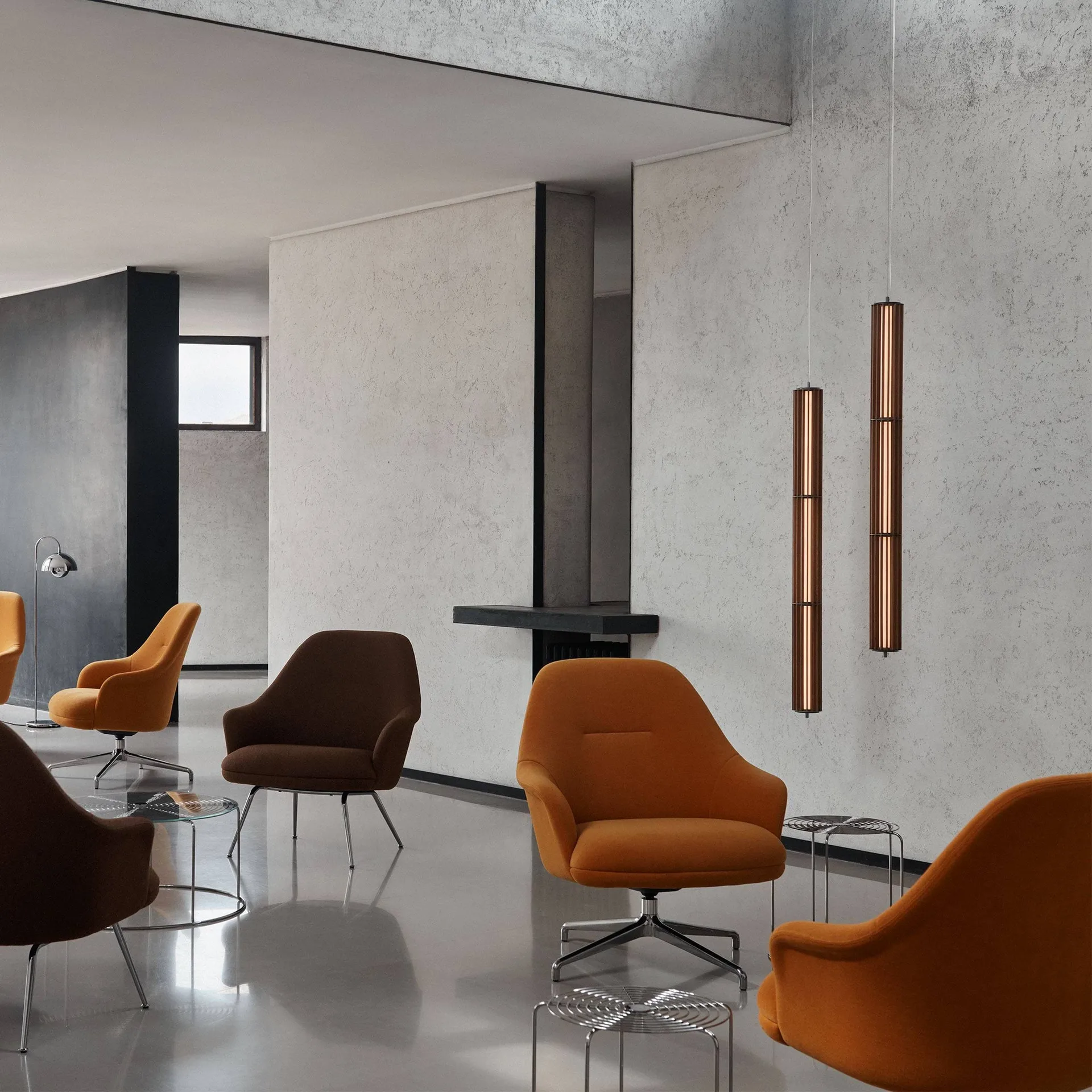 Rely HW139 Loungesessel, Clay 0009-Schwarz &Tradition
