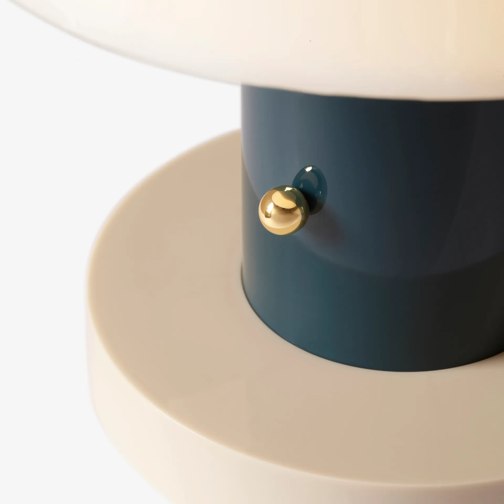 Setago JH27 Tischleuchte, Twilight-sand &Tradition