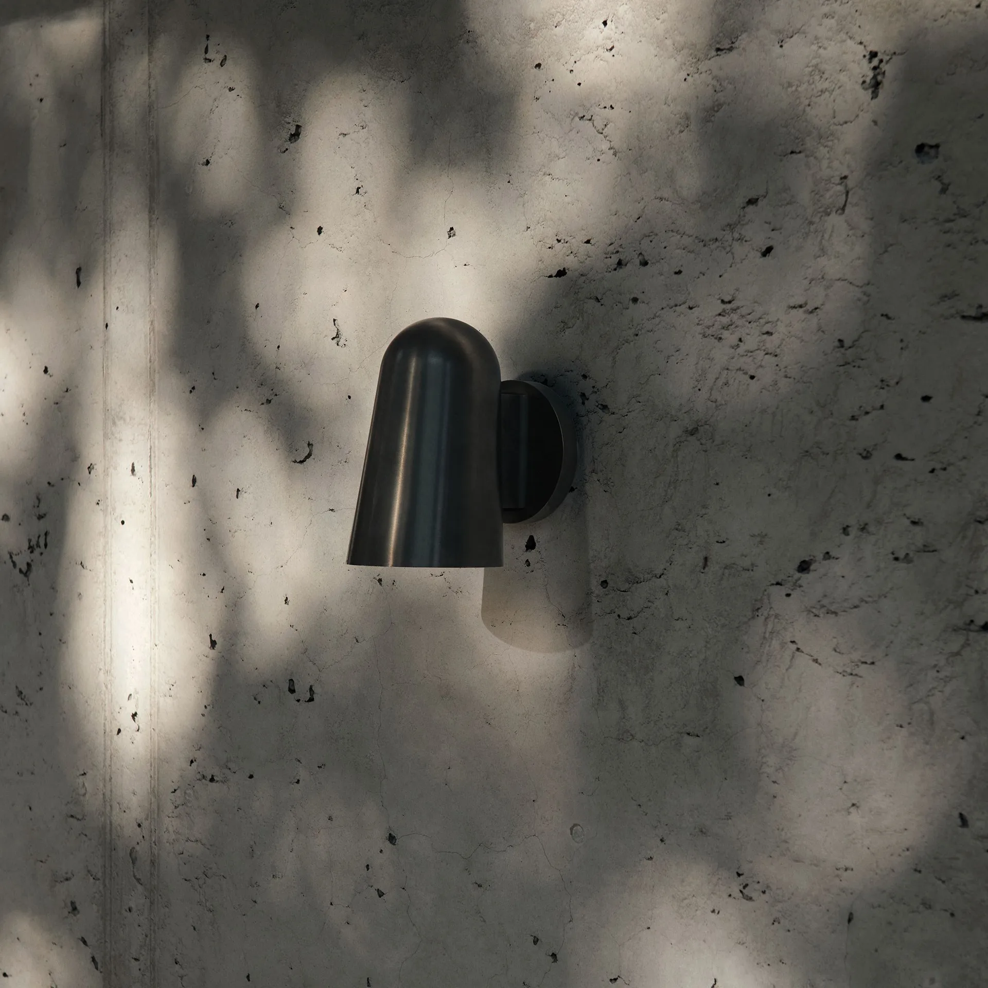 Solid SC105 Wandleuchte, Bronzed brass &Tradition