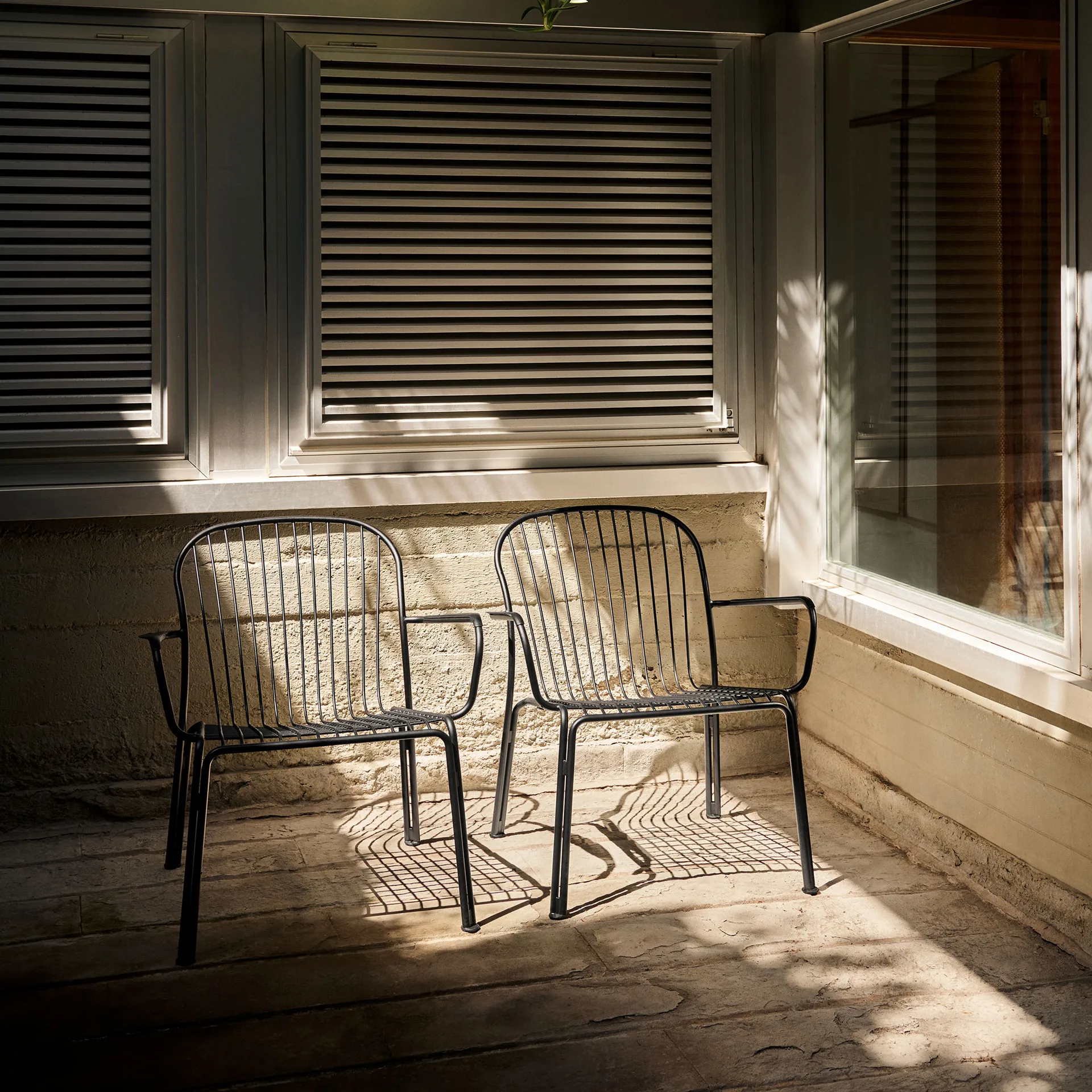 Thorvald SC101 Loungesessel, Warm black &Tradition