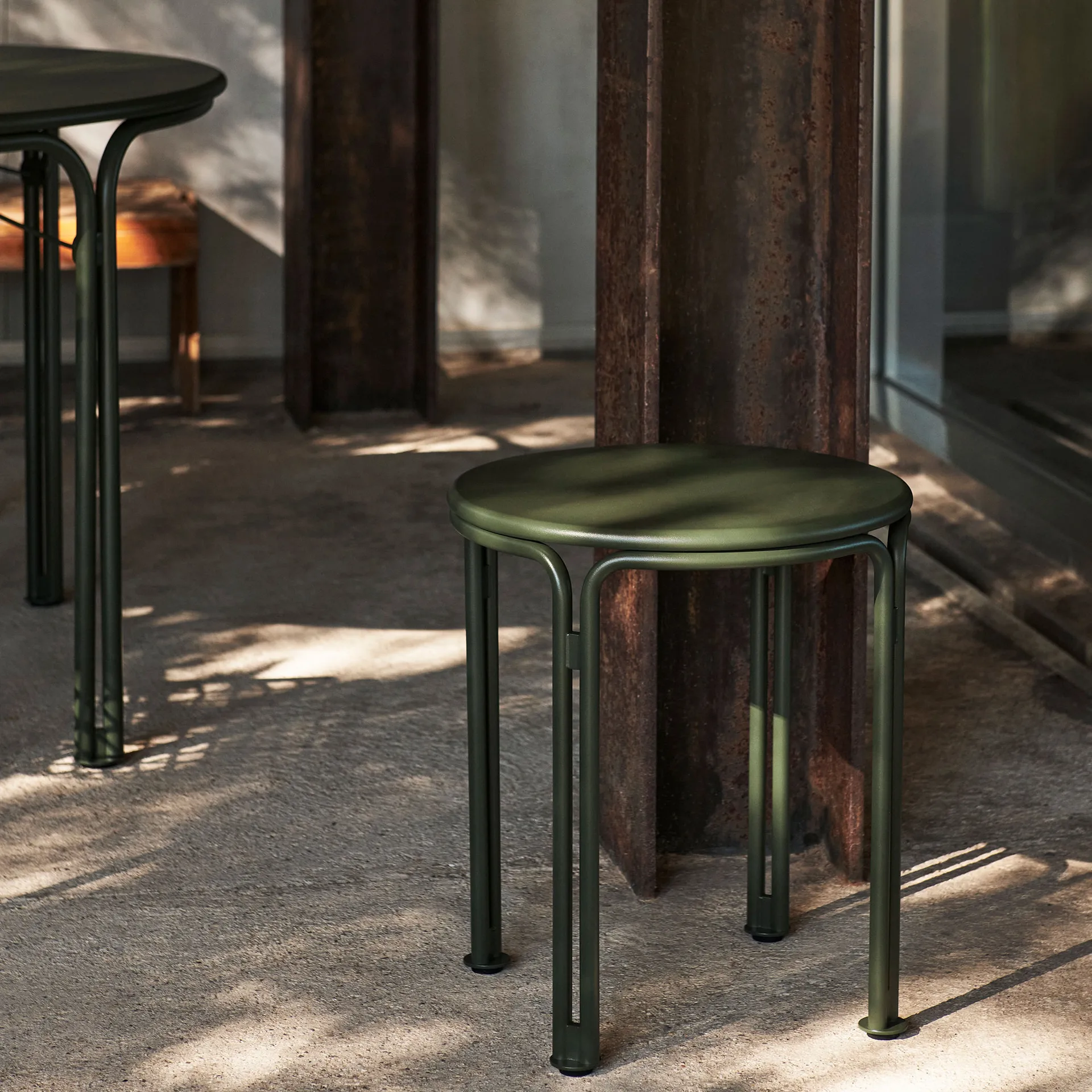 Thorvald SC102 Beistelltisch, Bronze green &Tradition