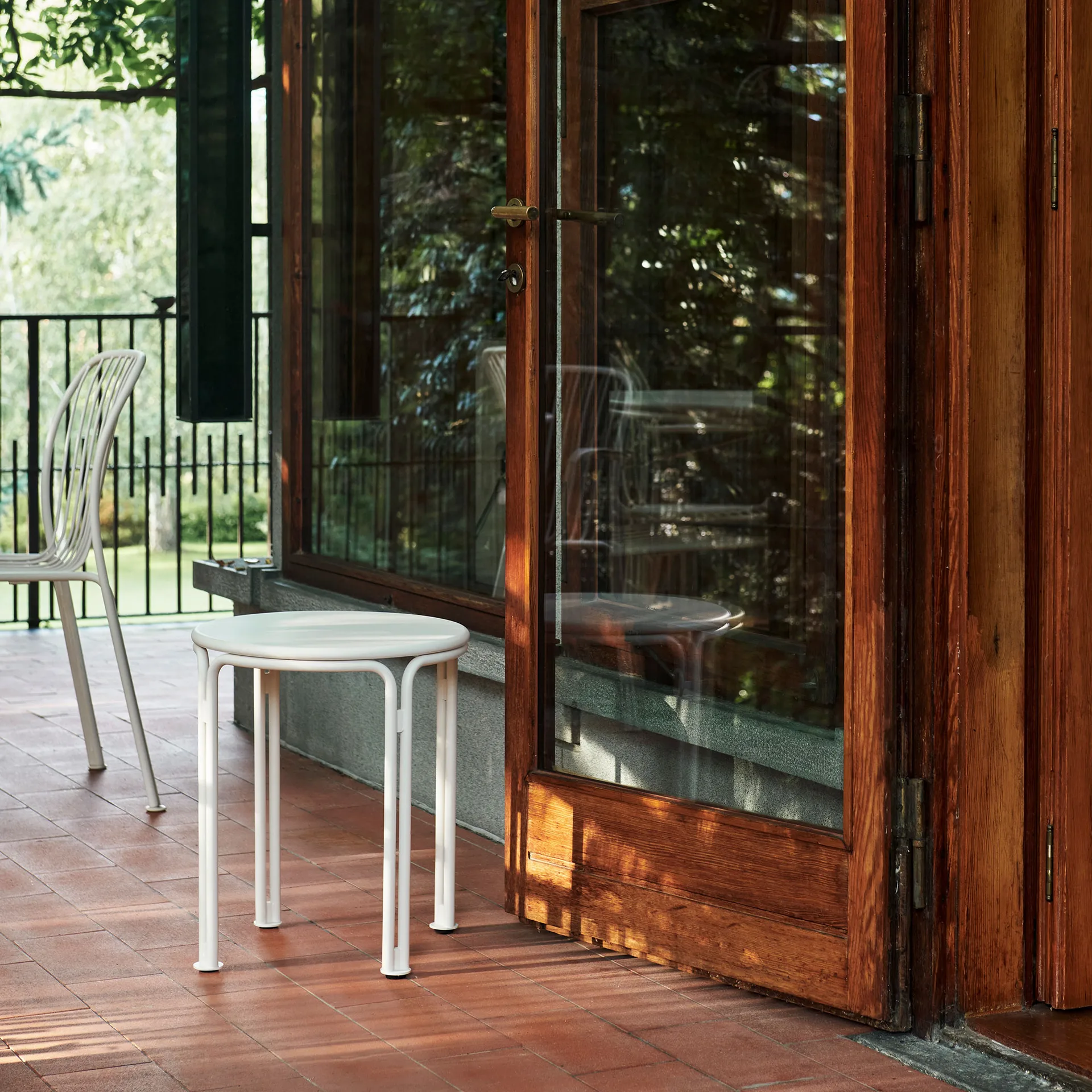 Thorvald SC102 Beistelltisch, Ivory &Tradition