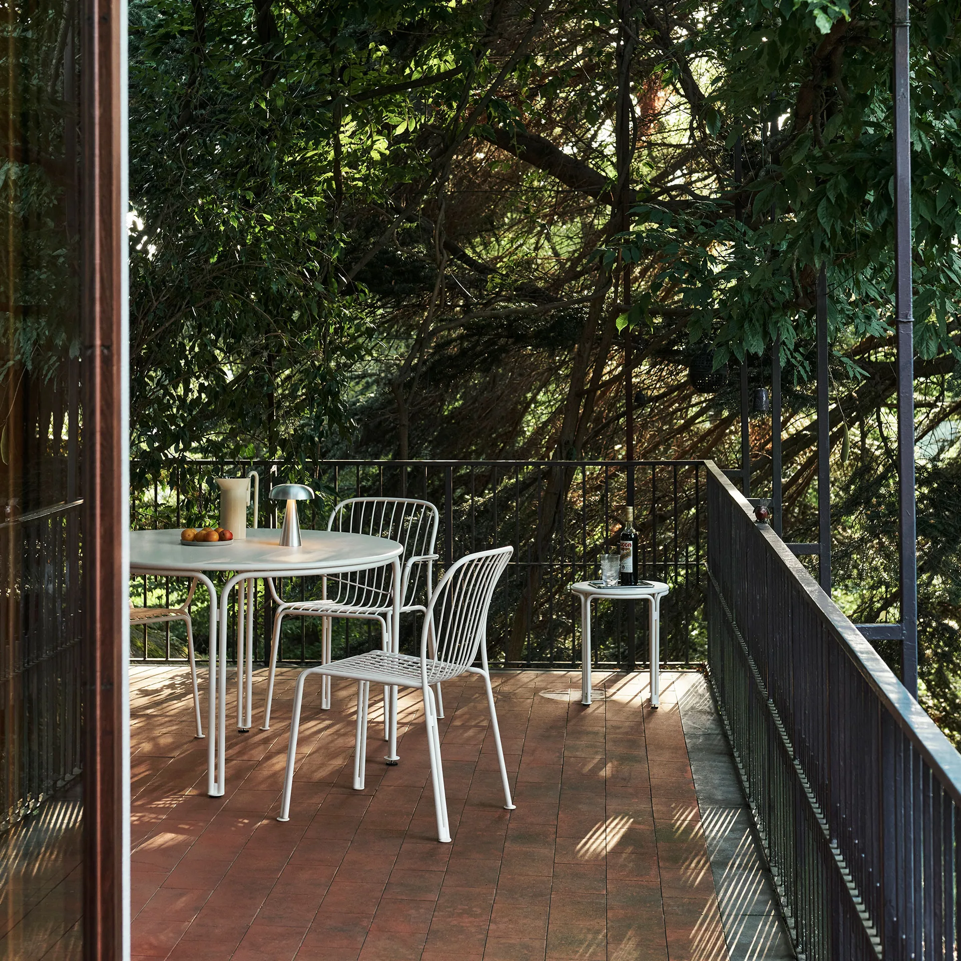 Thorvald SC102 Beistelltisch, Ivory &Tradition