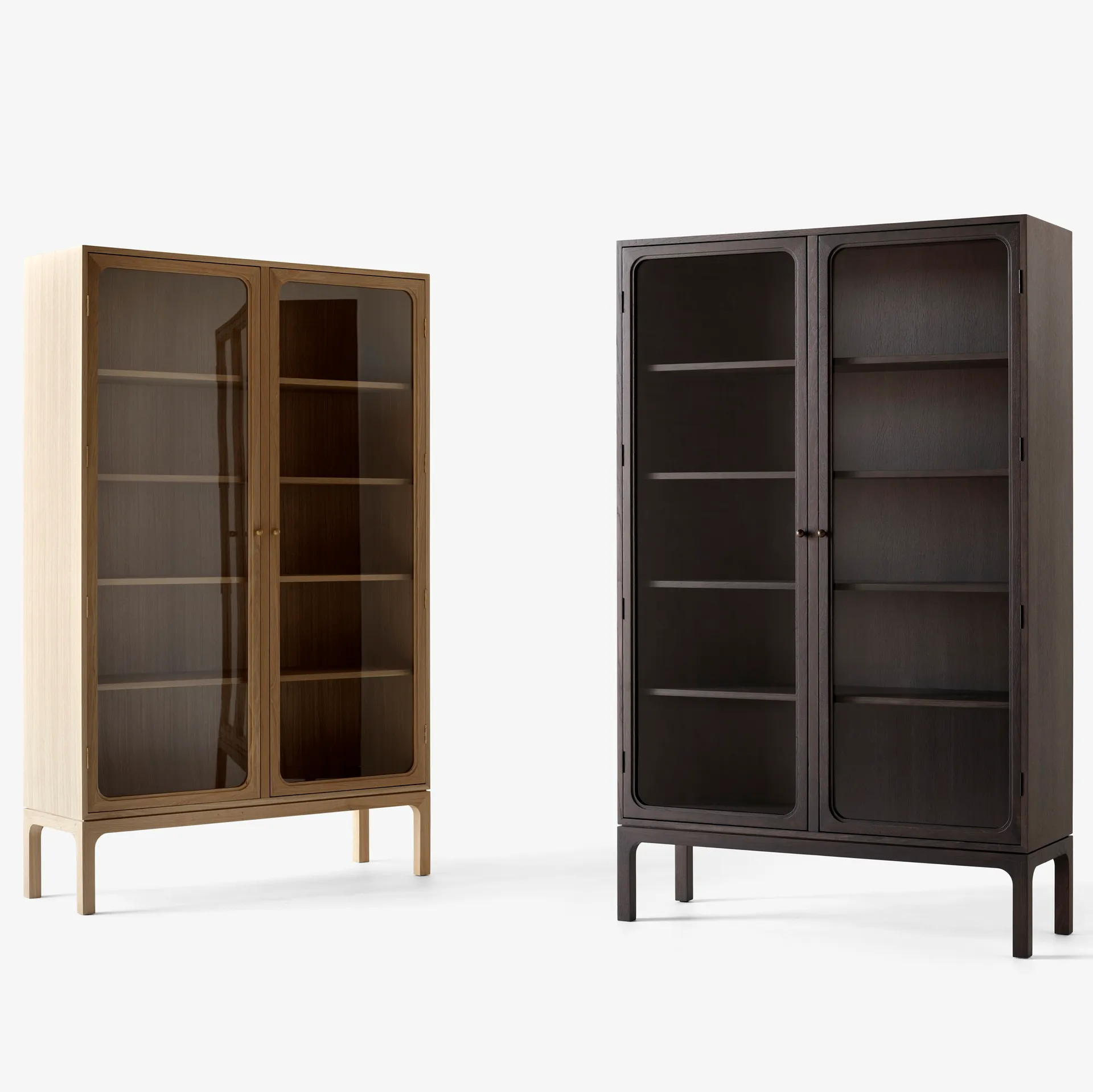 Trace SC88 Vitrinenschrank 120x192x40cm, Dark stained oak &Tradition